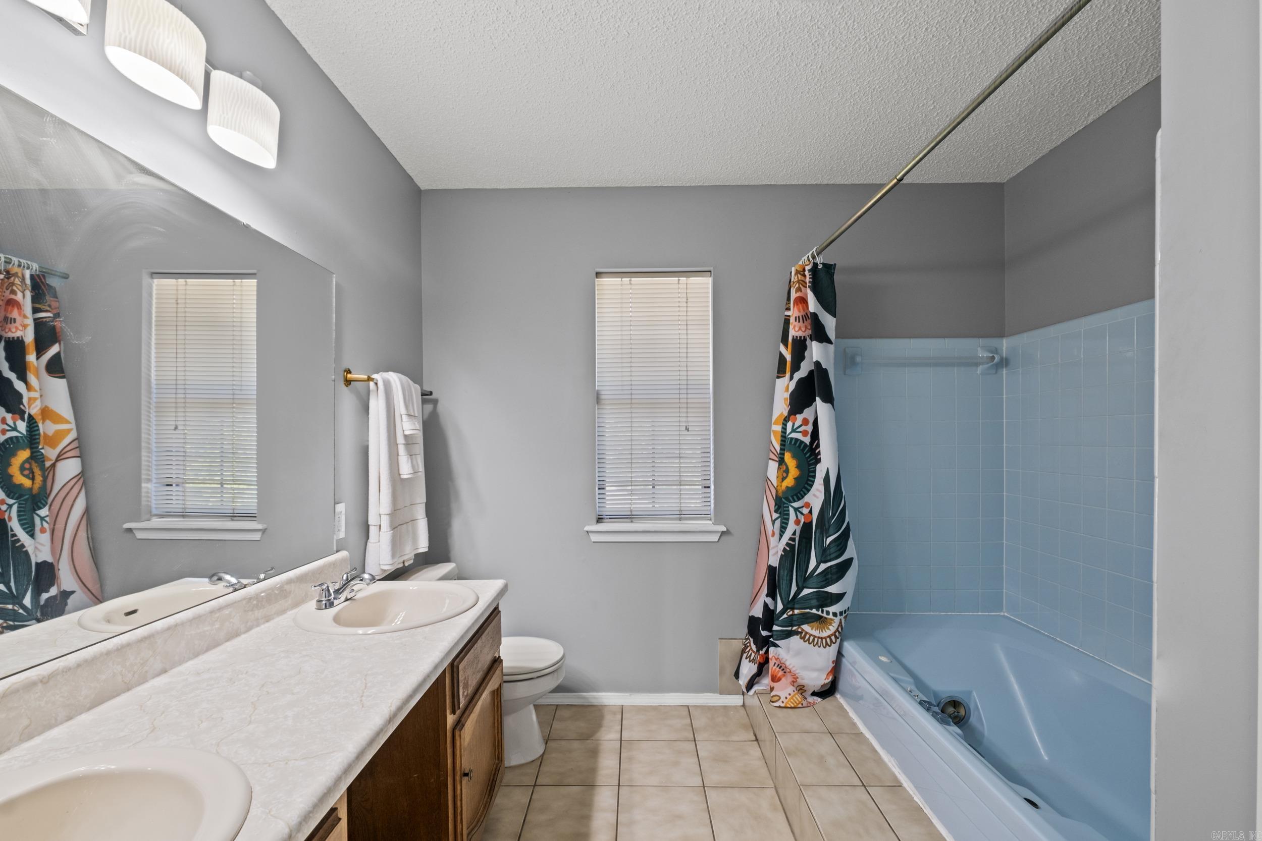 3800 beaver Circle Benton, AR 72019