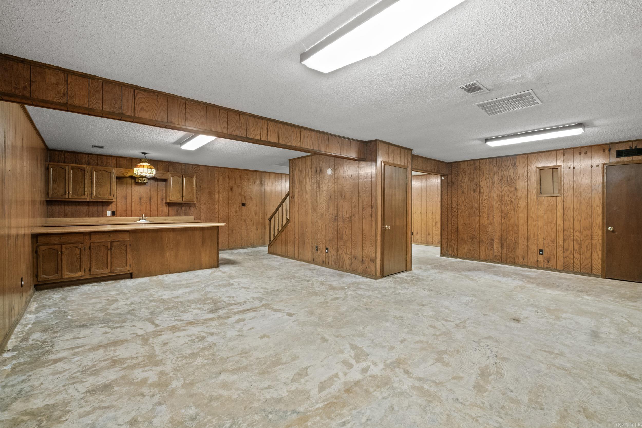 3800 beaver Circle Benton, AR 72019