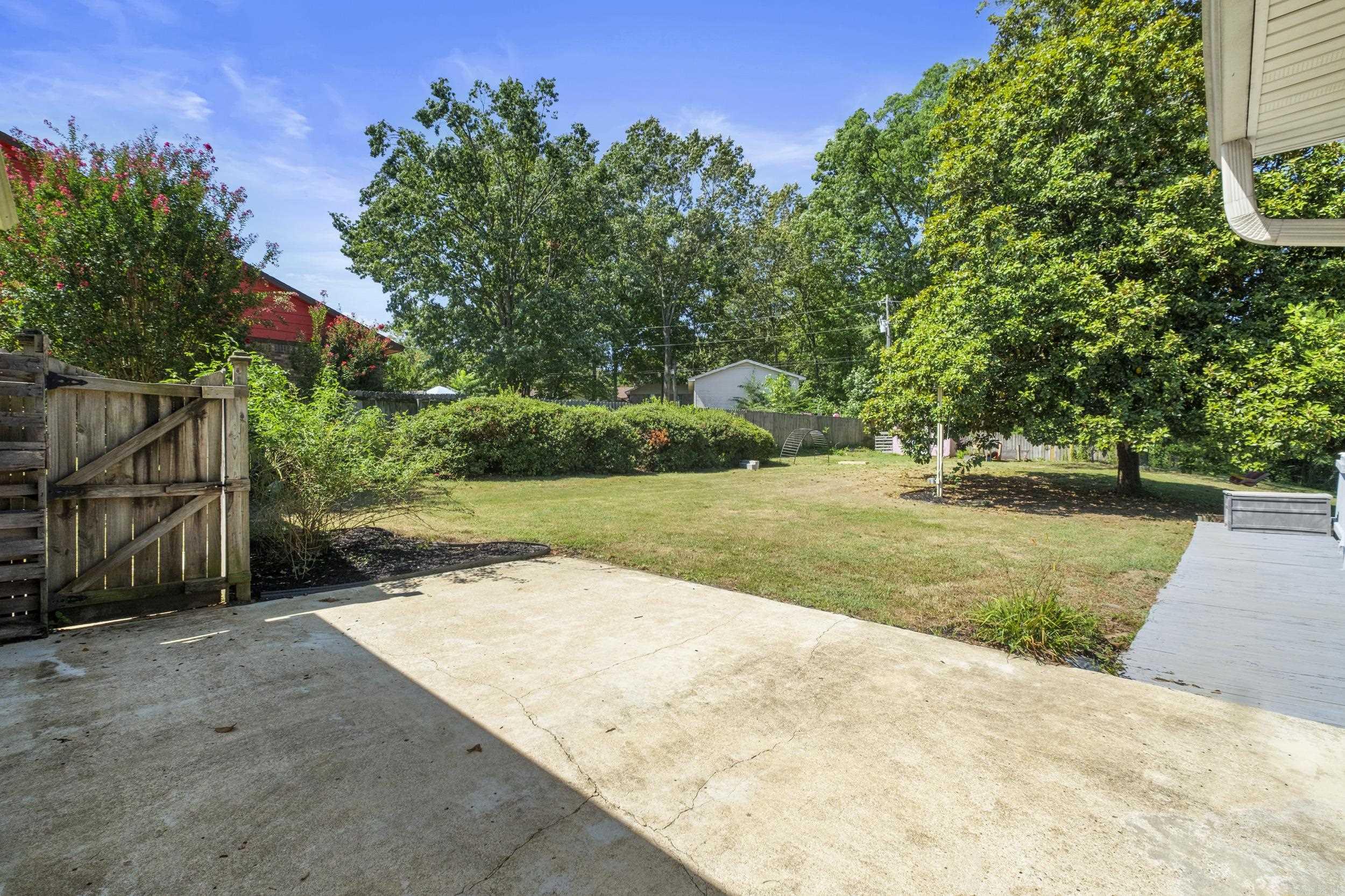 3800 beaver Circle Benton, AR 72019
