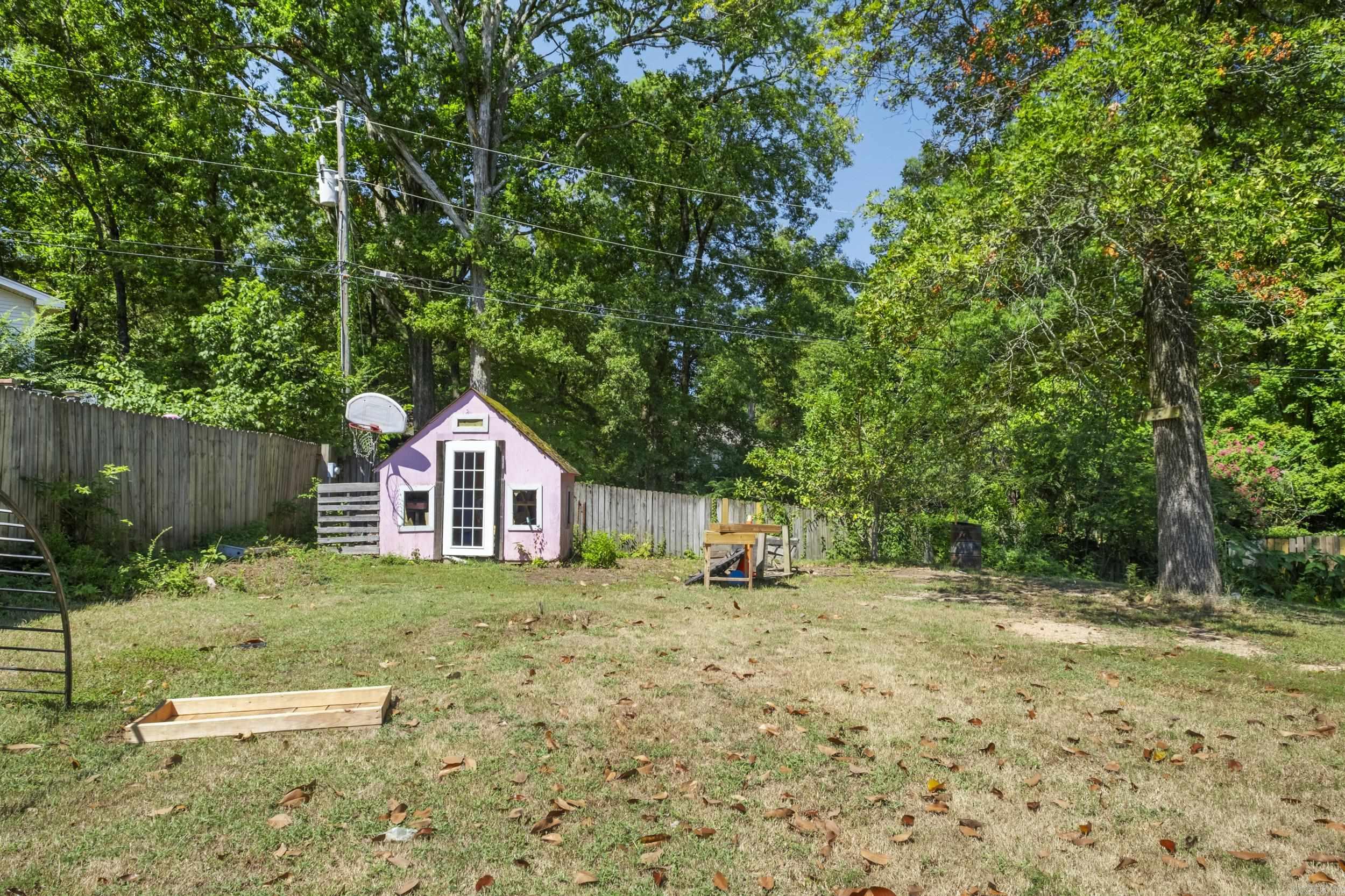 3800 beaver Circle Benton, AR 72019