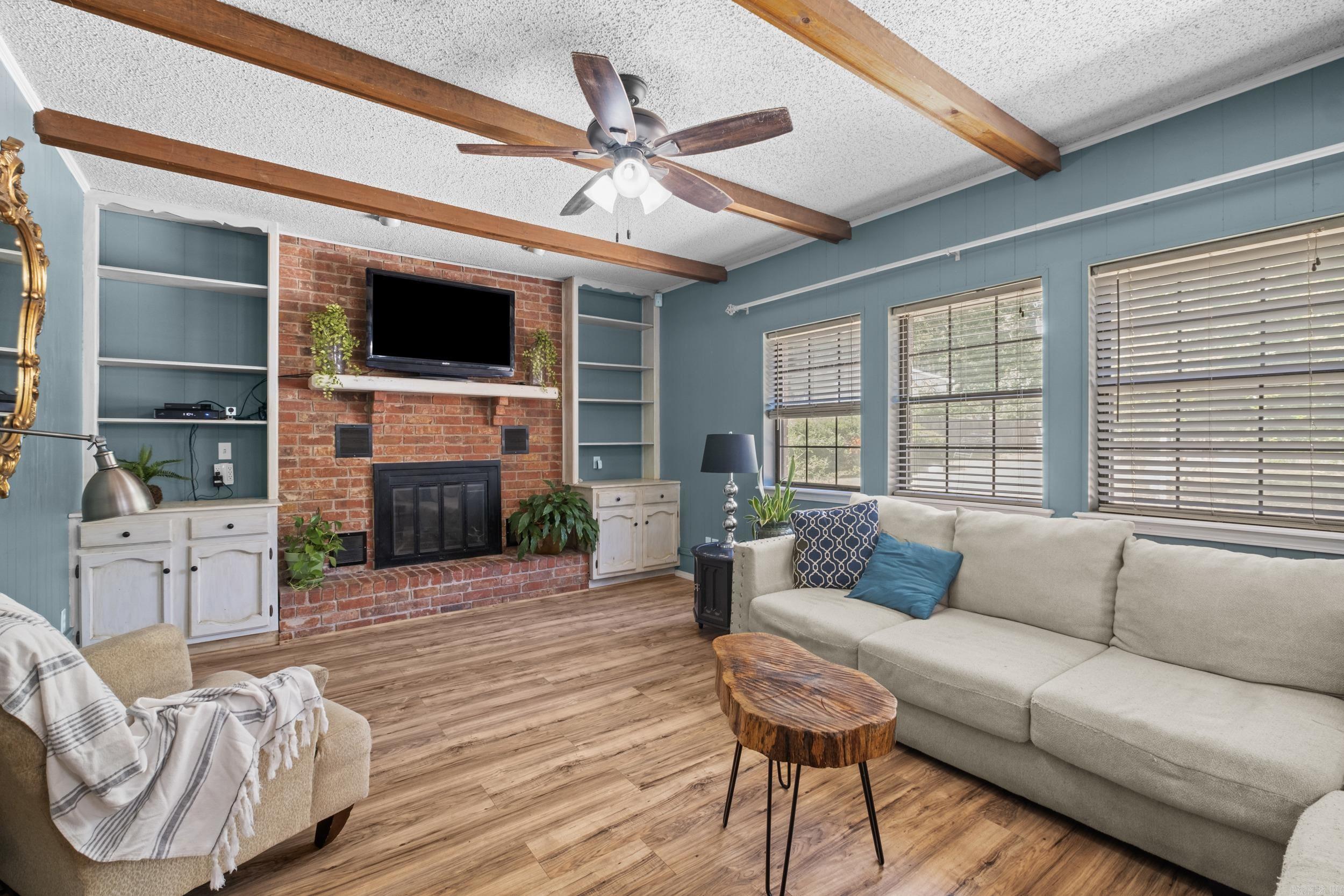 3800 beaver Circle Benton, AR 72019