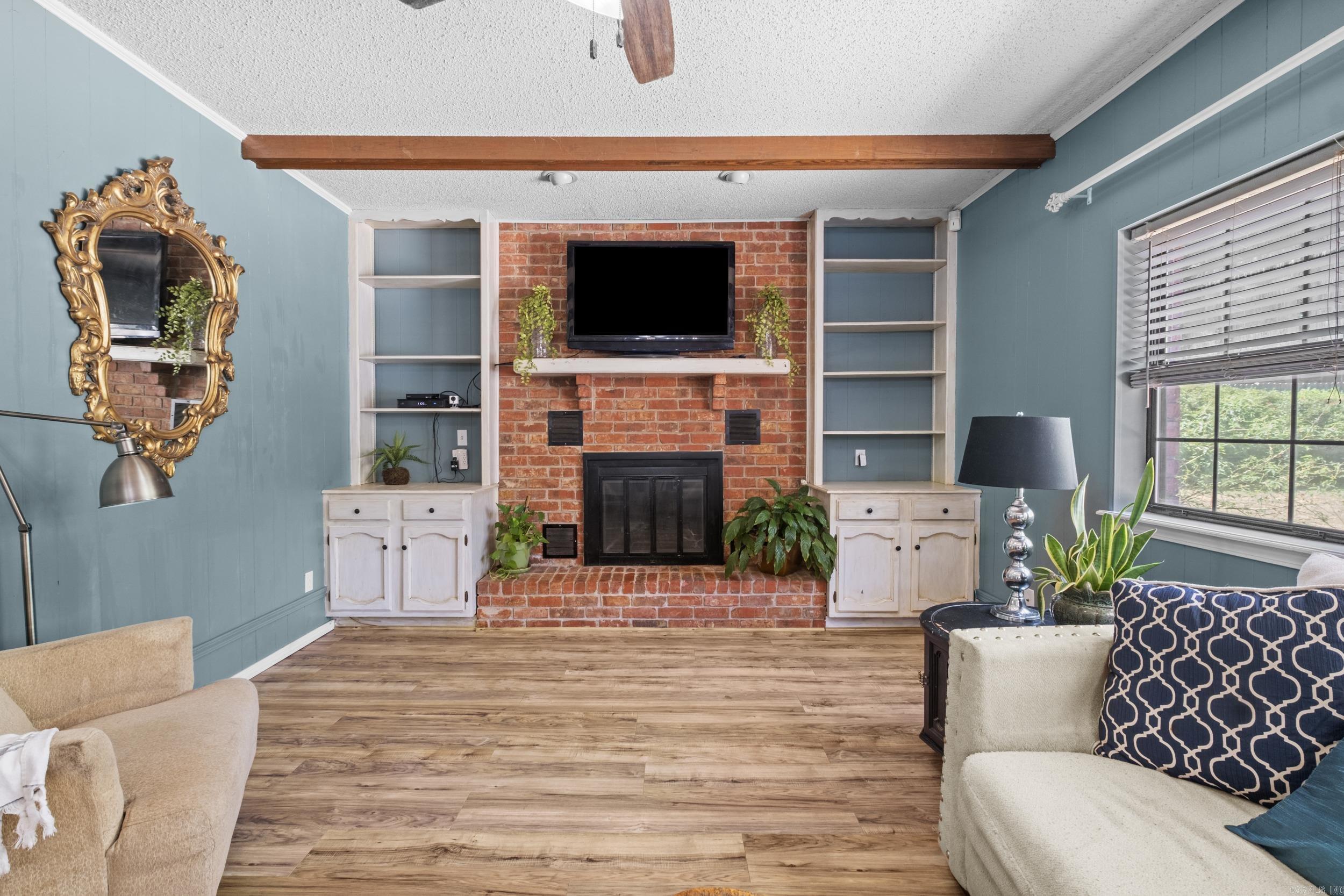 3800 beaver Circle Benton, AR 72019