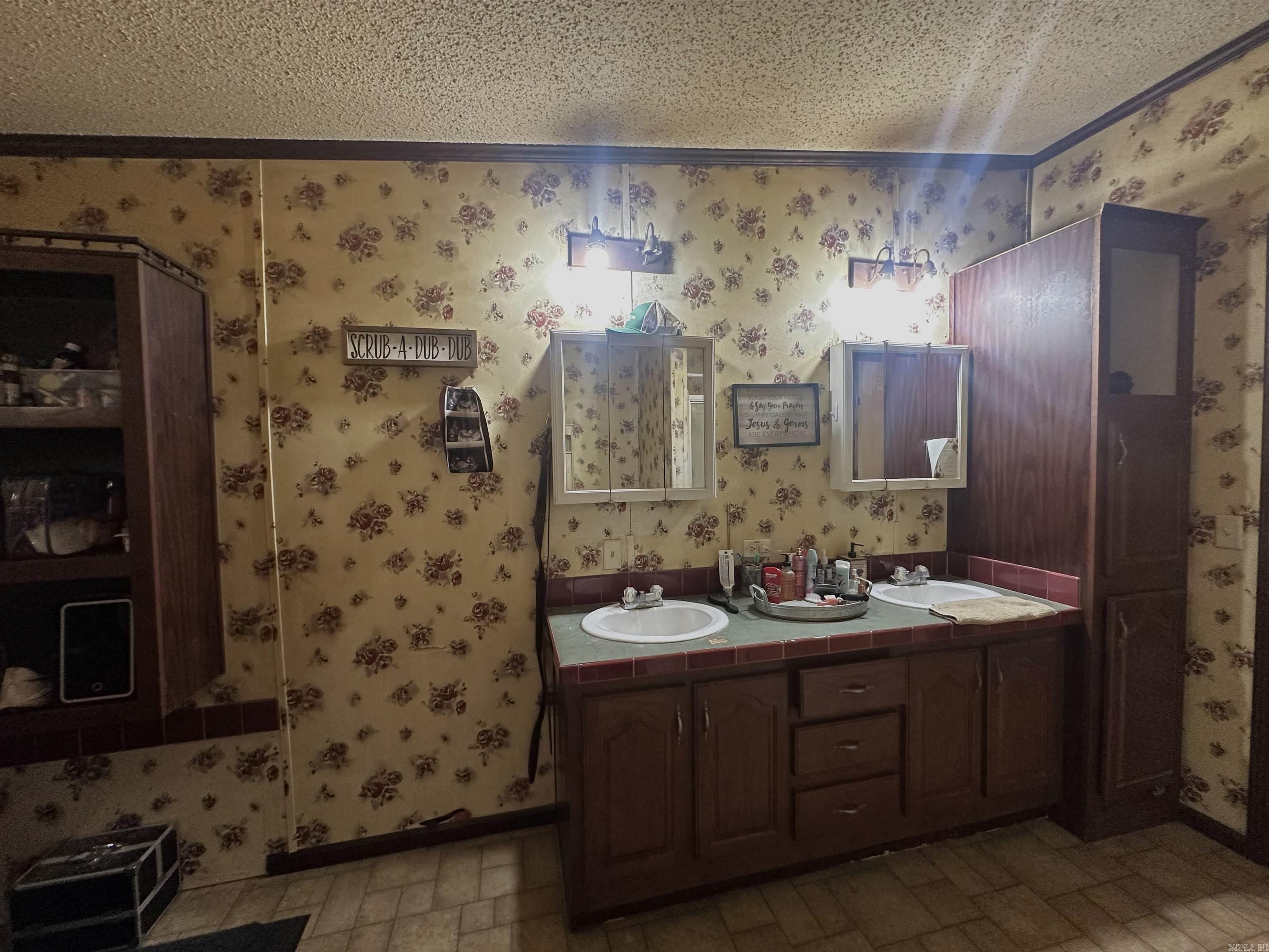 3044 Highway 33 South  De Valls Bluff, AR