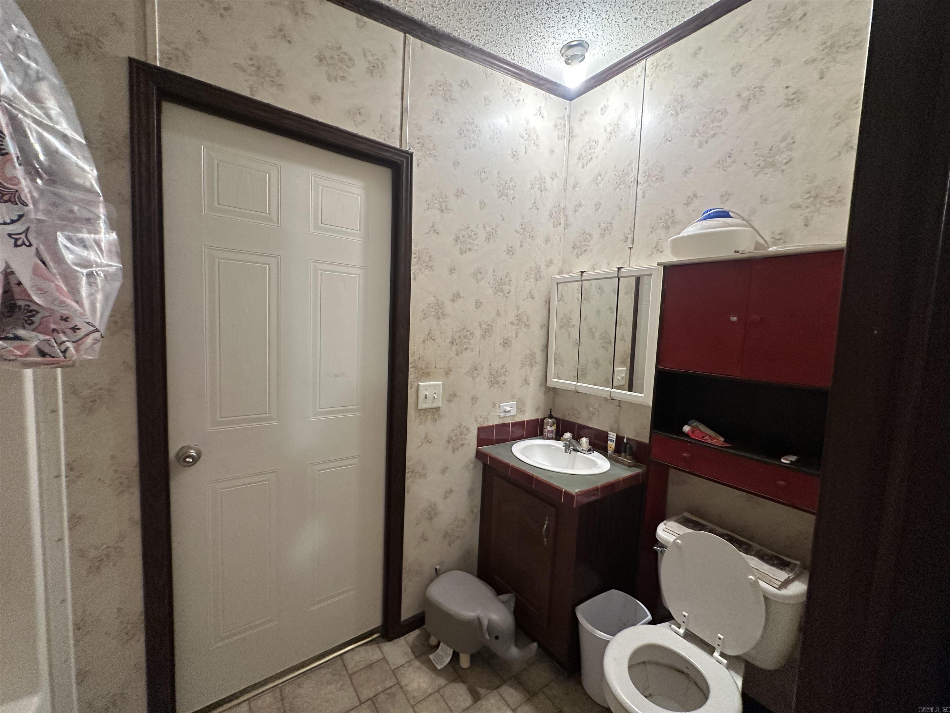 3044 Highway 33 South  De Valls Bluff, AR