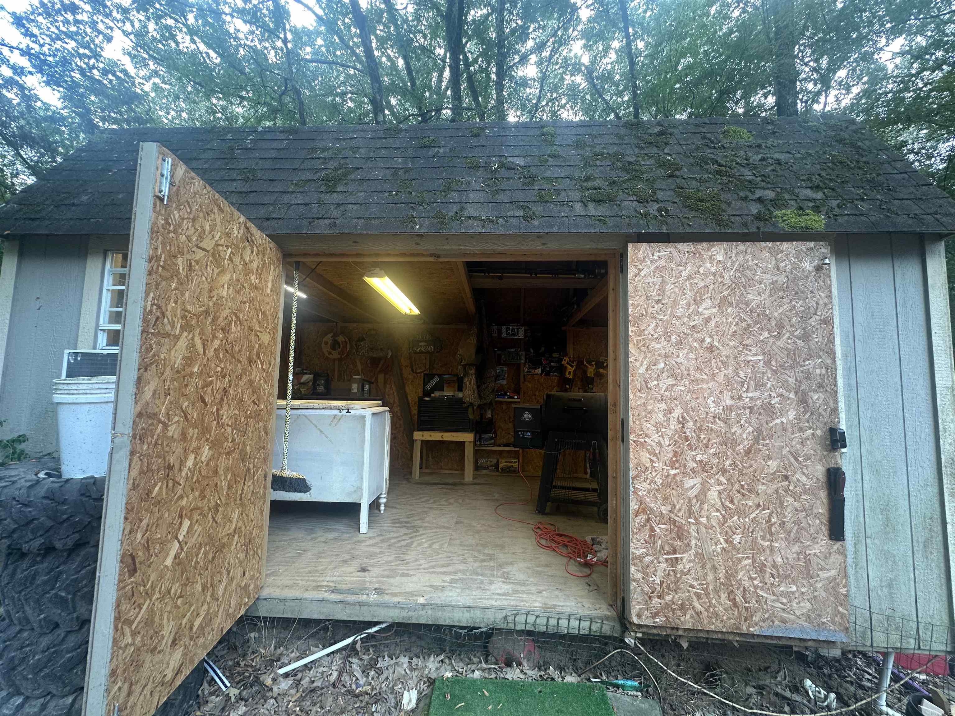 3044 Highway 33 South  De Valls Bluff, AR