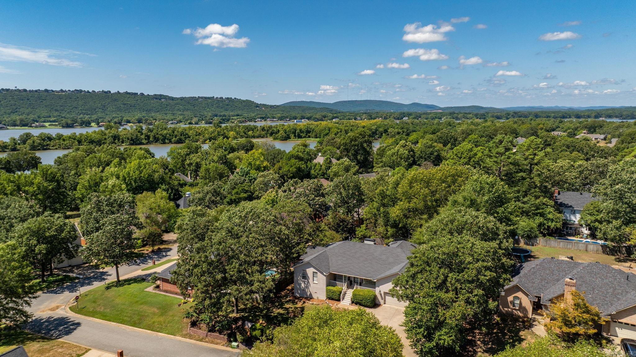 31 Crystal Mountain Lane Maumelle, AR 72113
