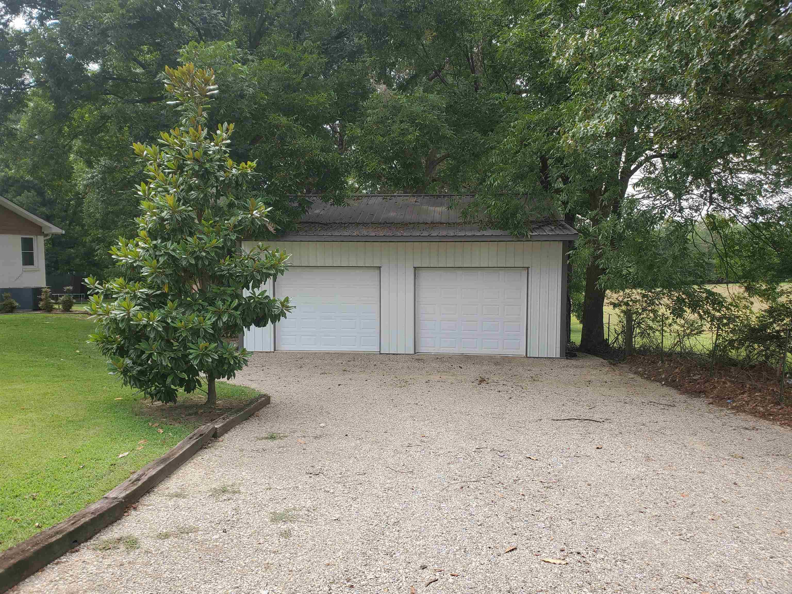 1252 N 4th  Piggott, AR