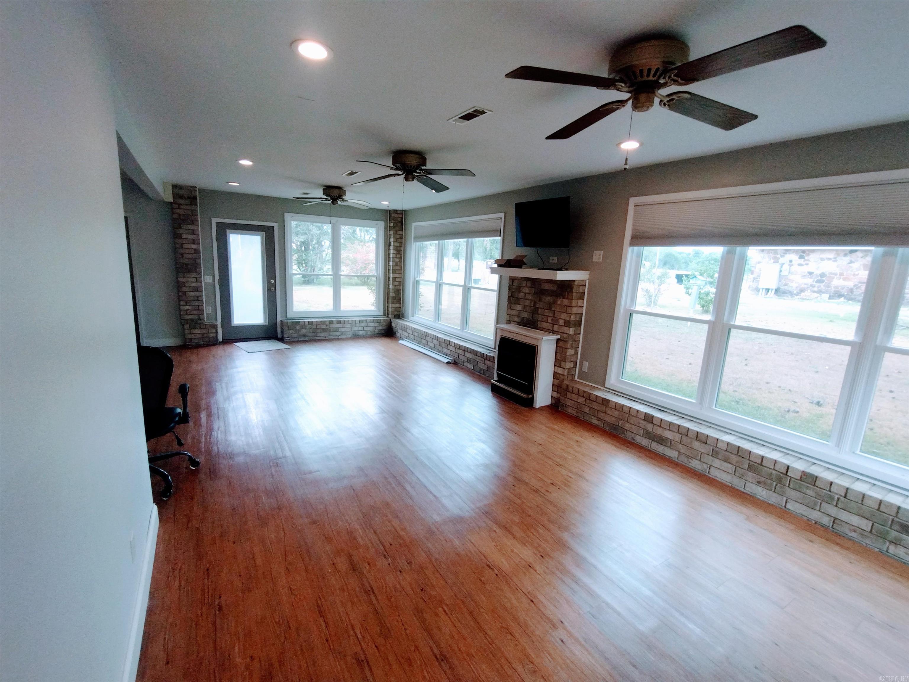 1502 Cynthia ST  Mountain View, AR