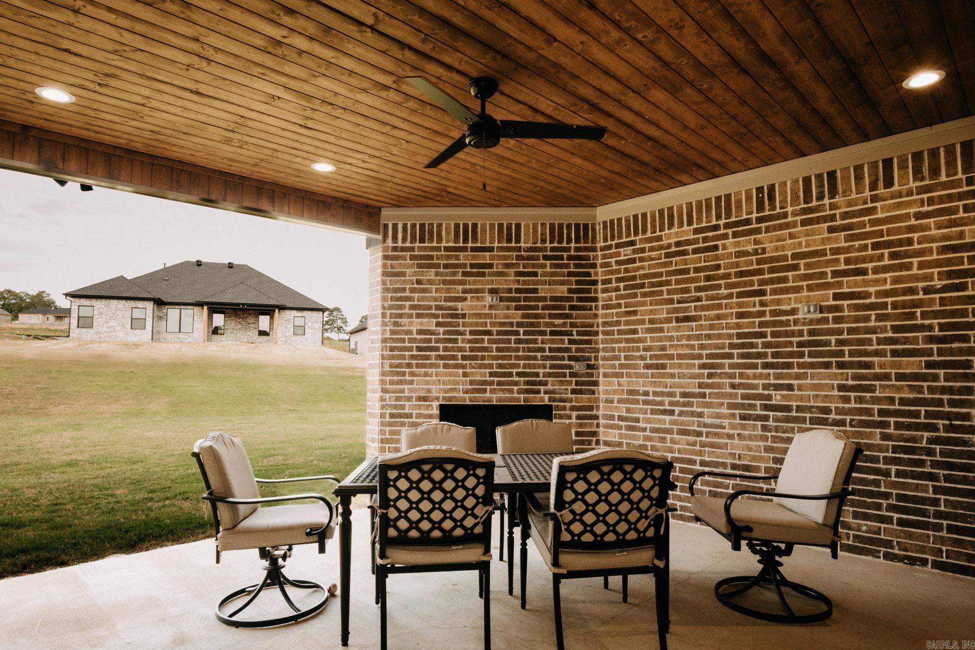 102 Red Crest Cove Haskell, AR 72015