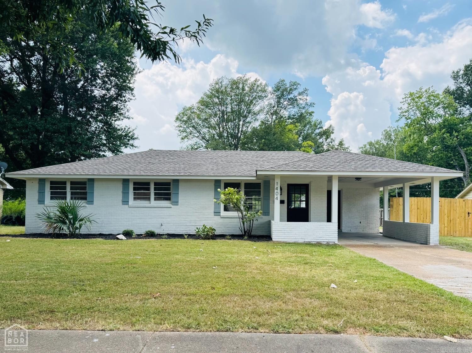 1404 Chester Lane West Memphis, AR 72301