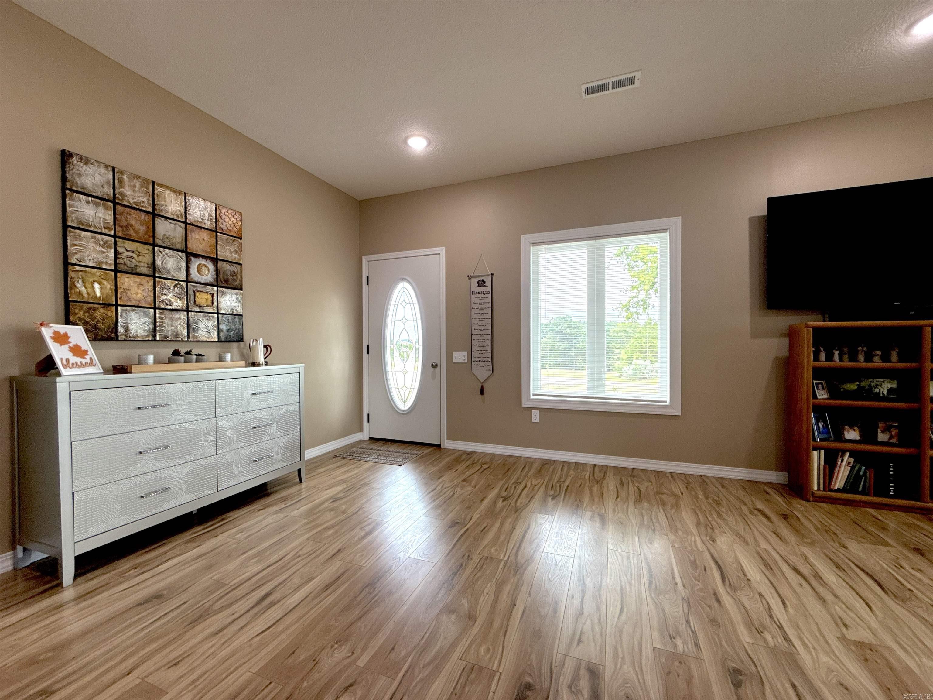 631 Spring Valley  Mammoth Spring, AR