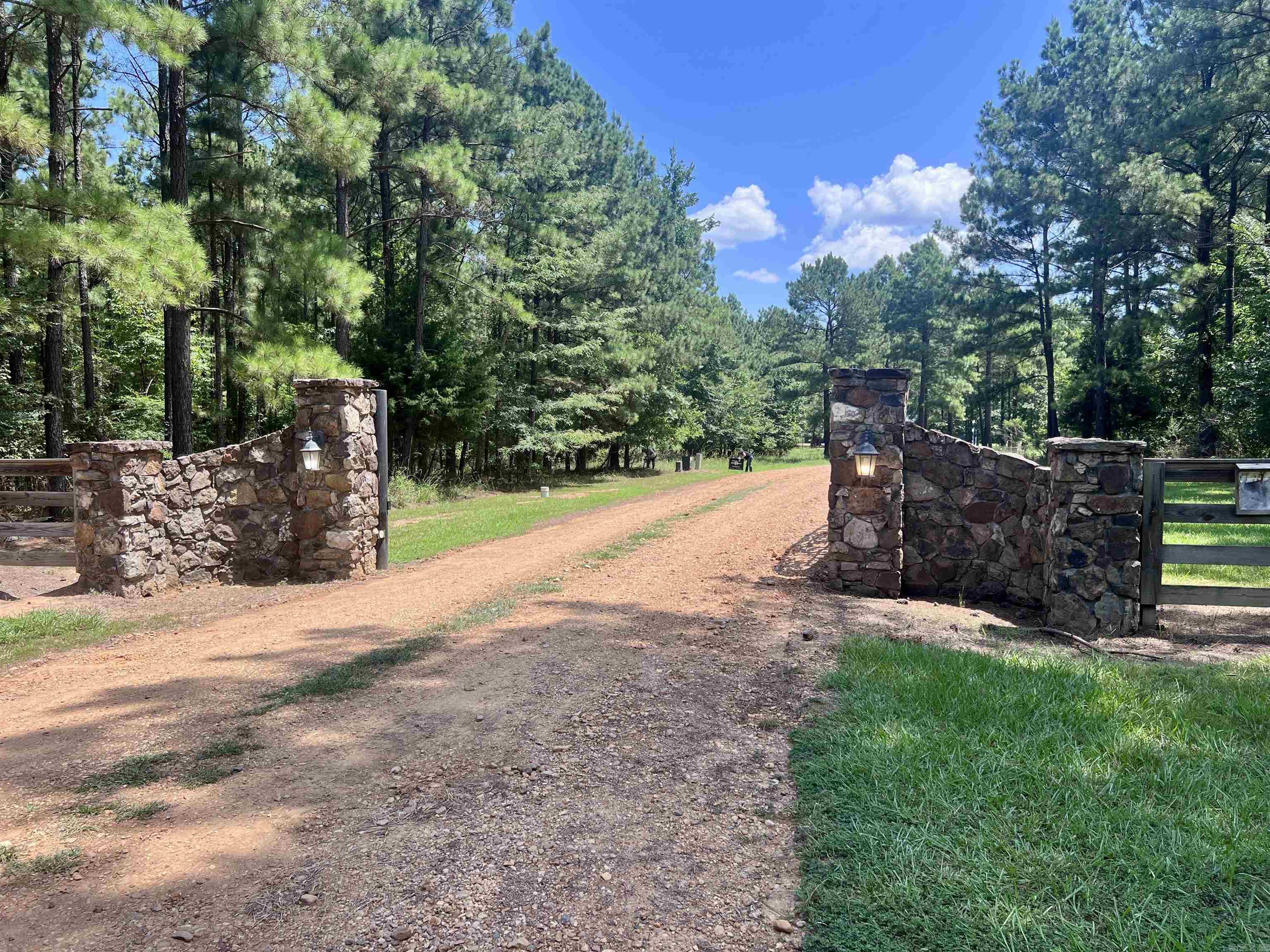 LOT 4 EAGLE BROOK  Lewisville, AR