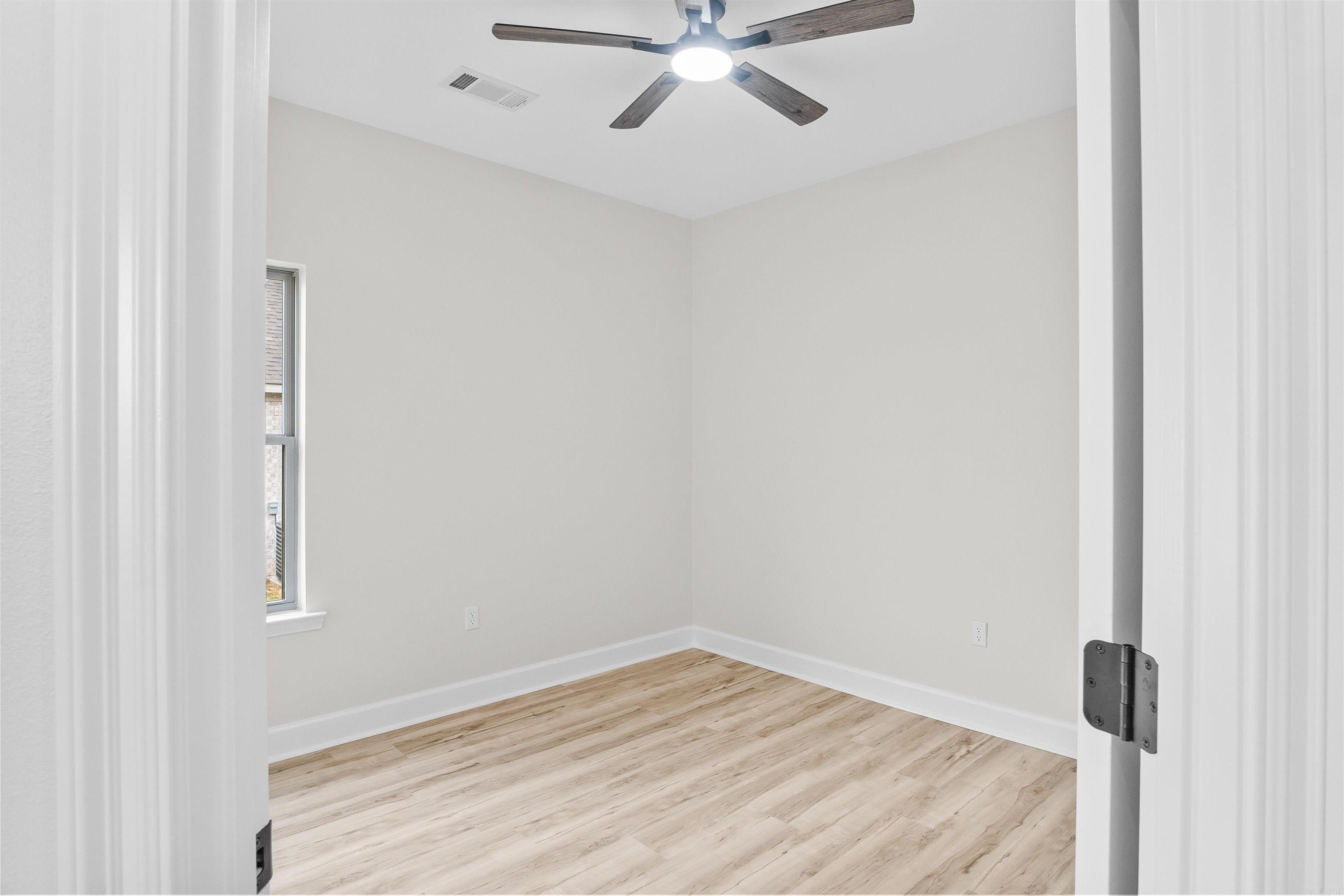 512 Madaleine  Austin, AR