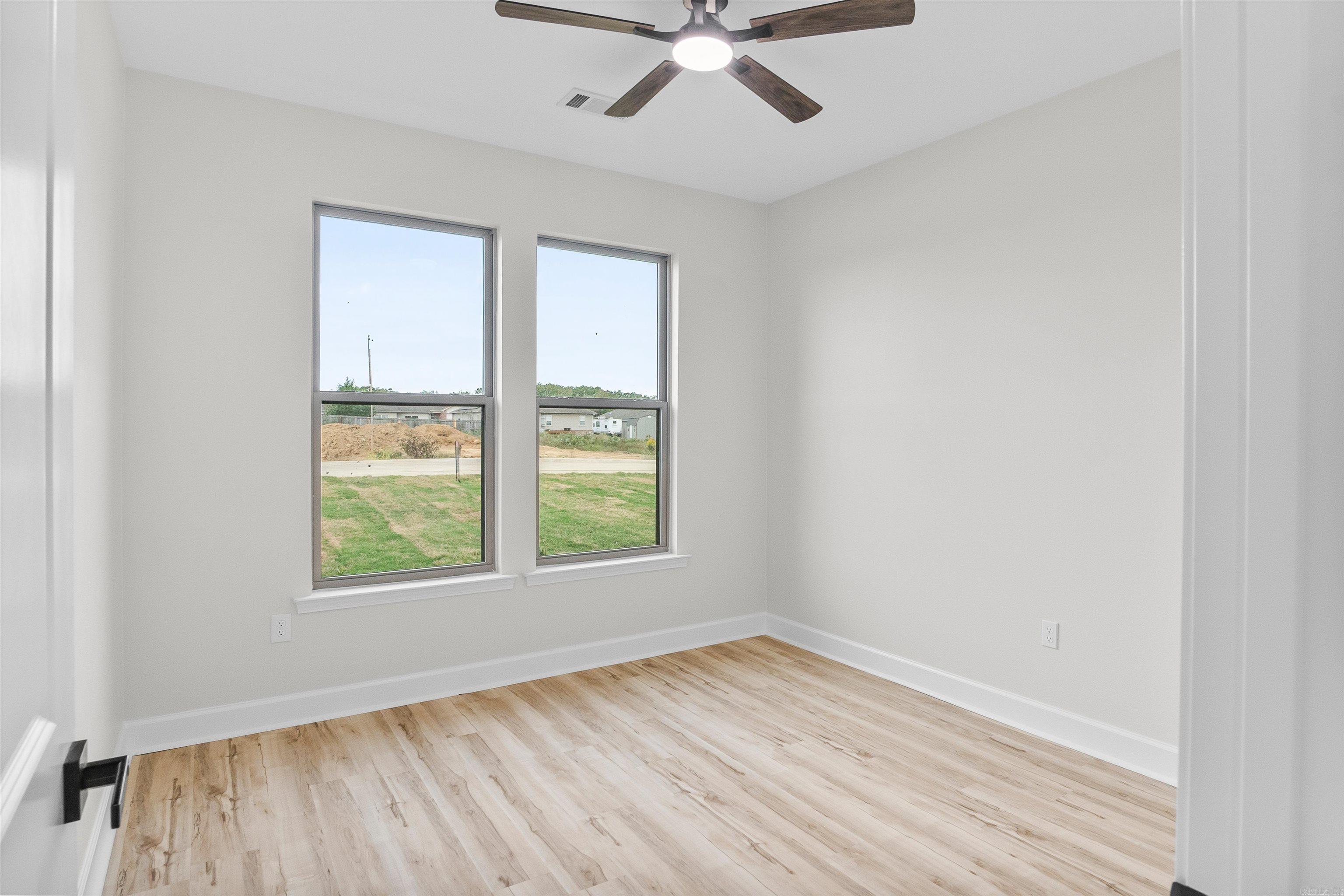 512 Madaleine  Austin, AR