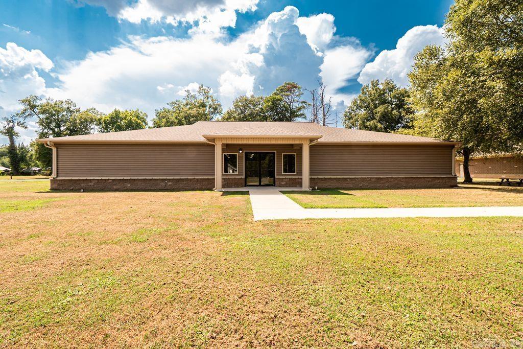 302 S School St  Dermott, AR