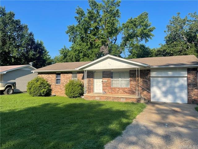 900  Olive  Clarksville, AR