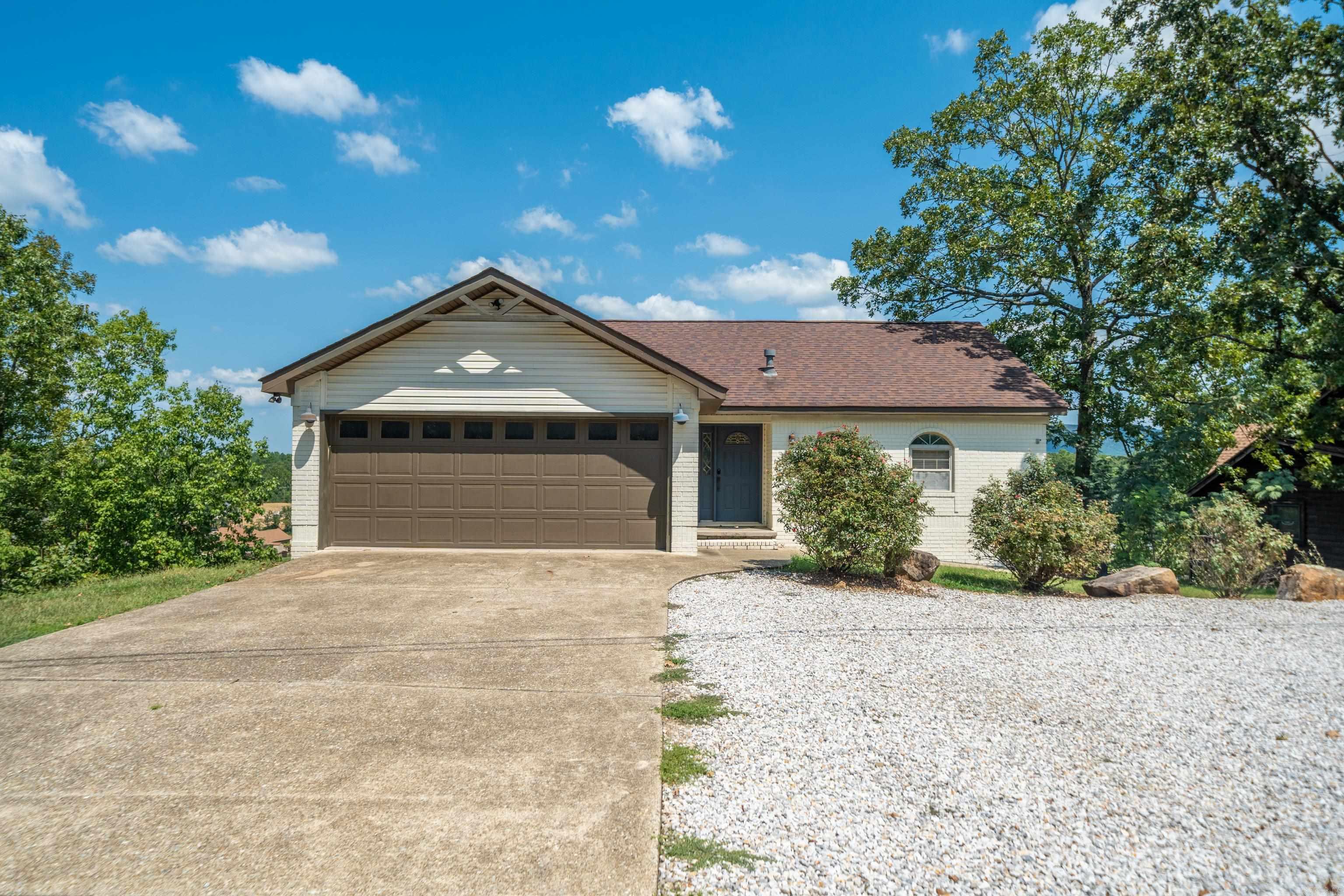 1411 Lakeshore Drive