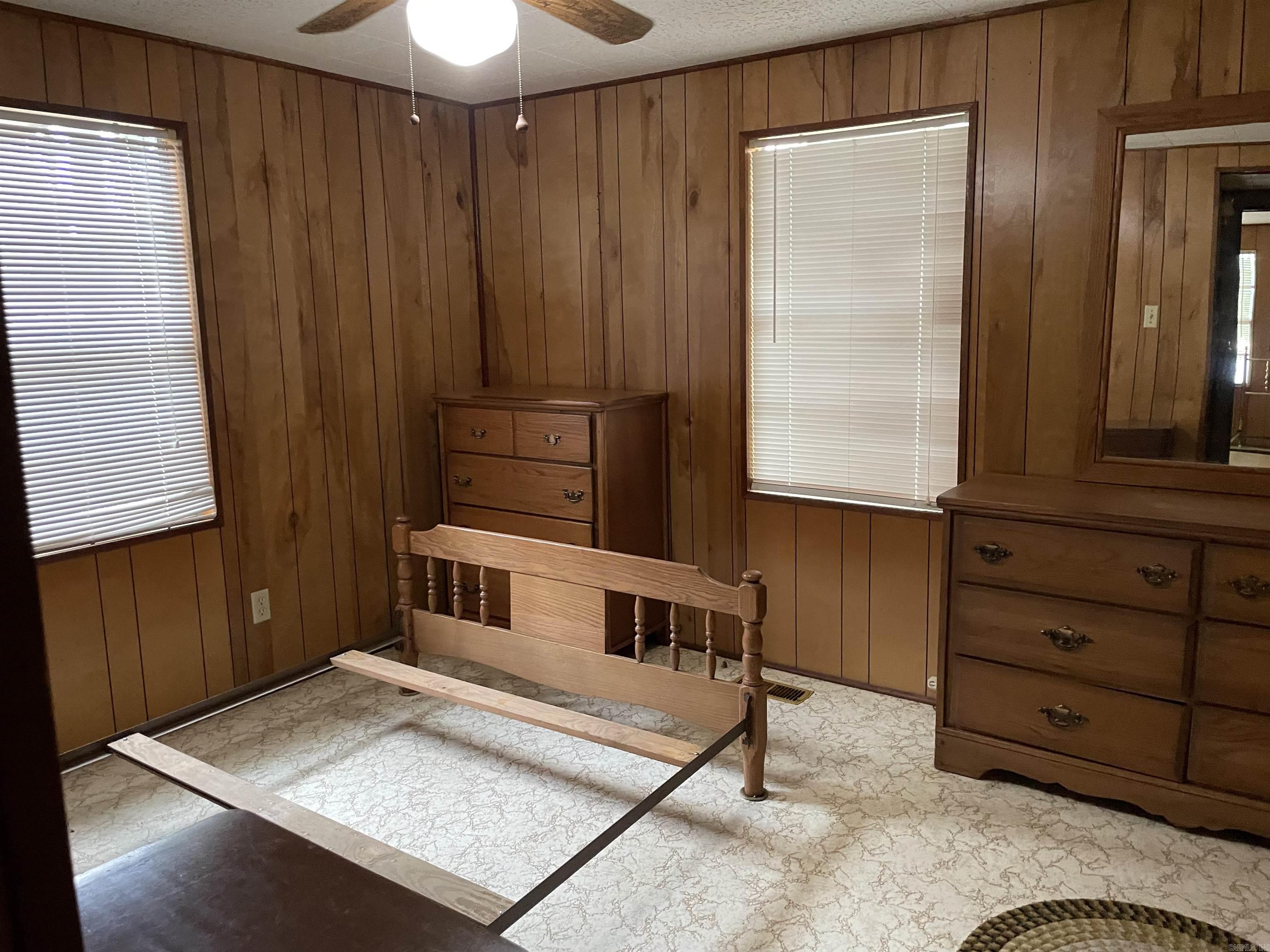 24 CEDAR Street Higden, AR 72067