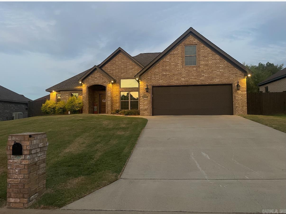805 Adamson Dr