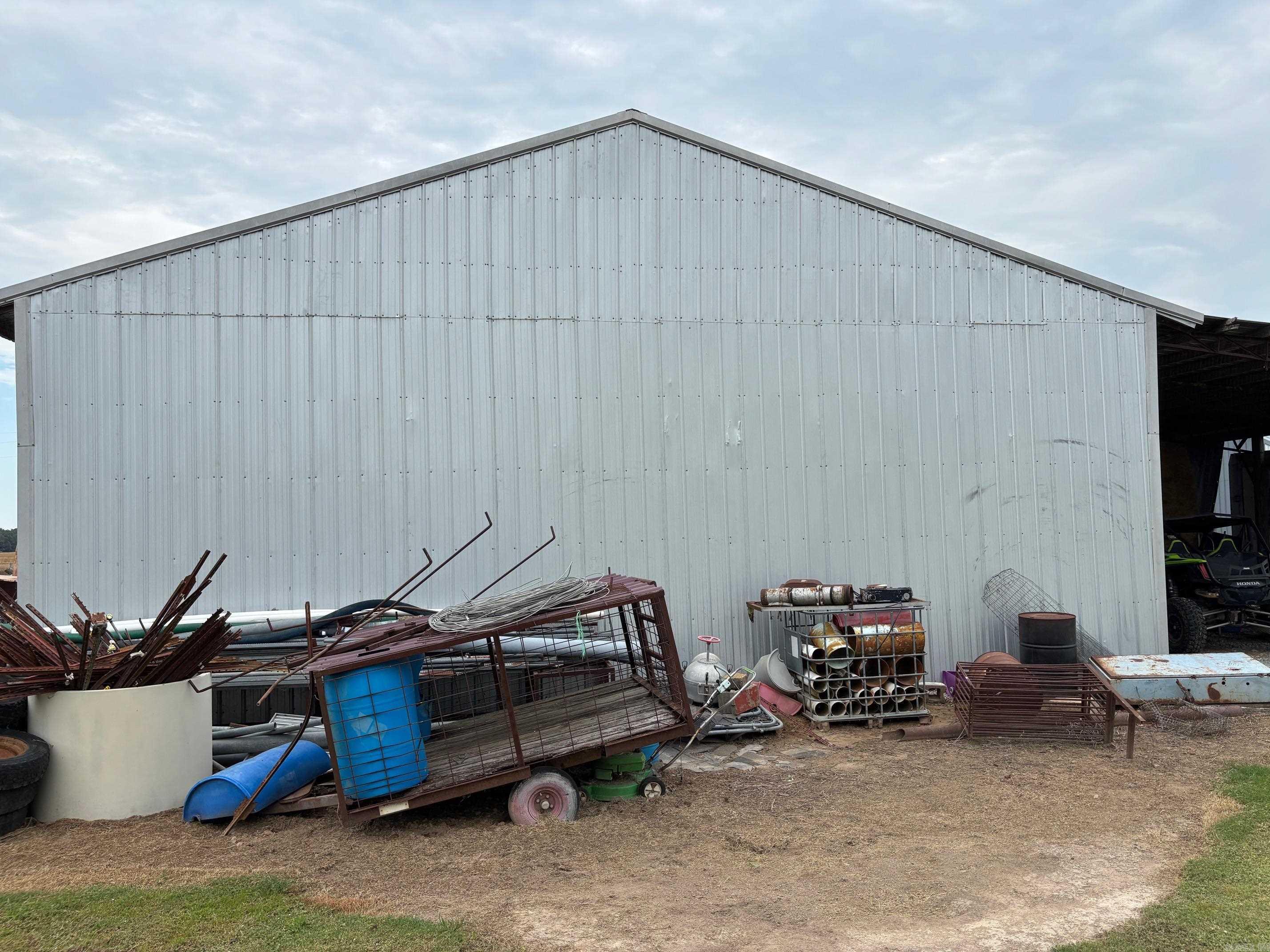 569 cross county 105  Hickory Ridge, AR