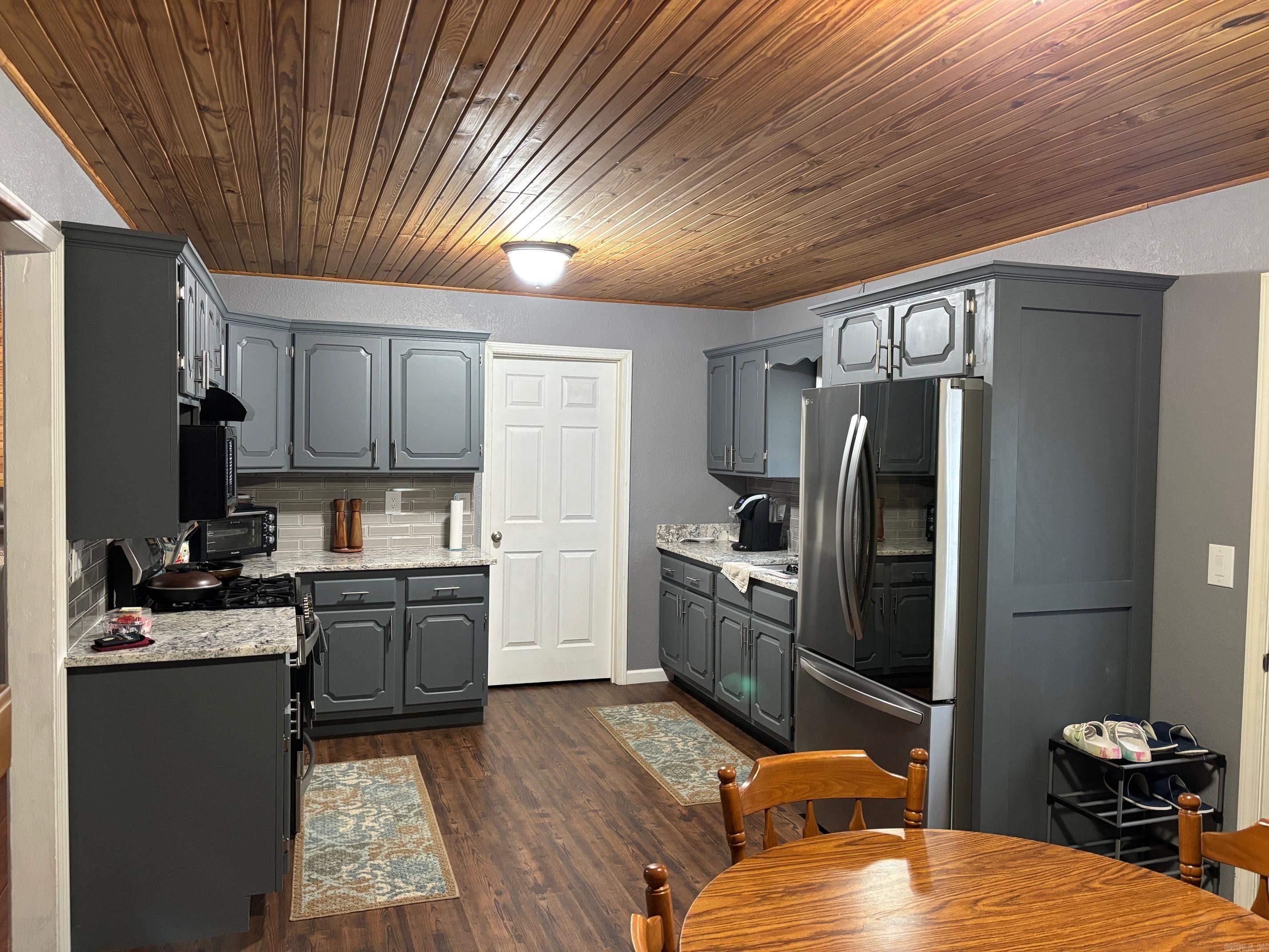 569 cross county 105  Hickory Ridge, AR