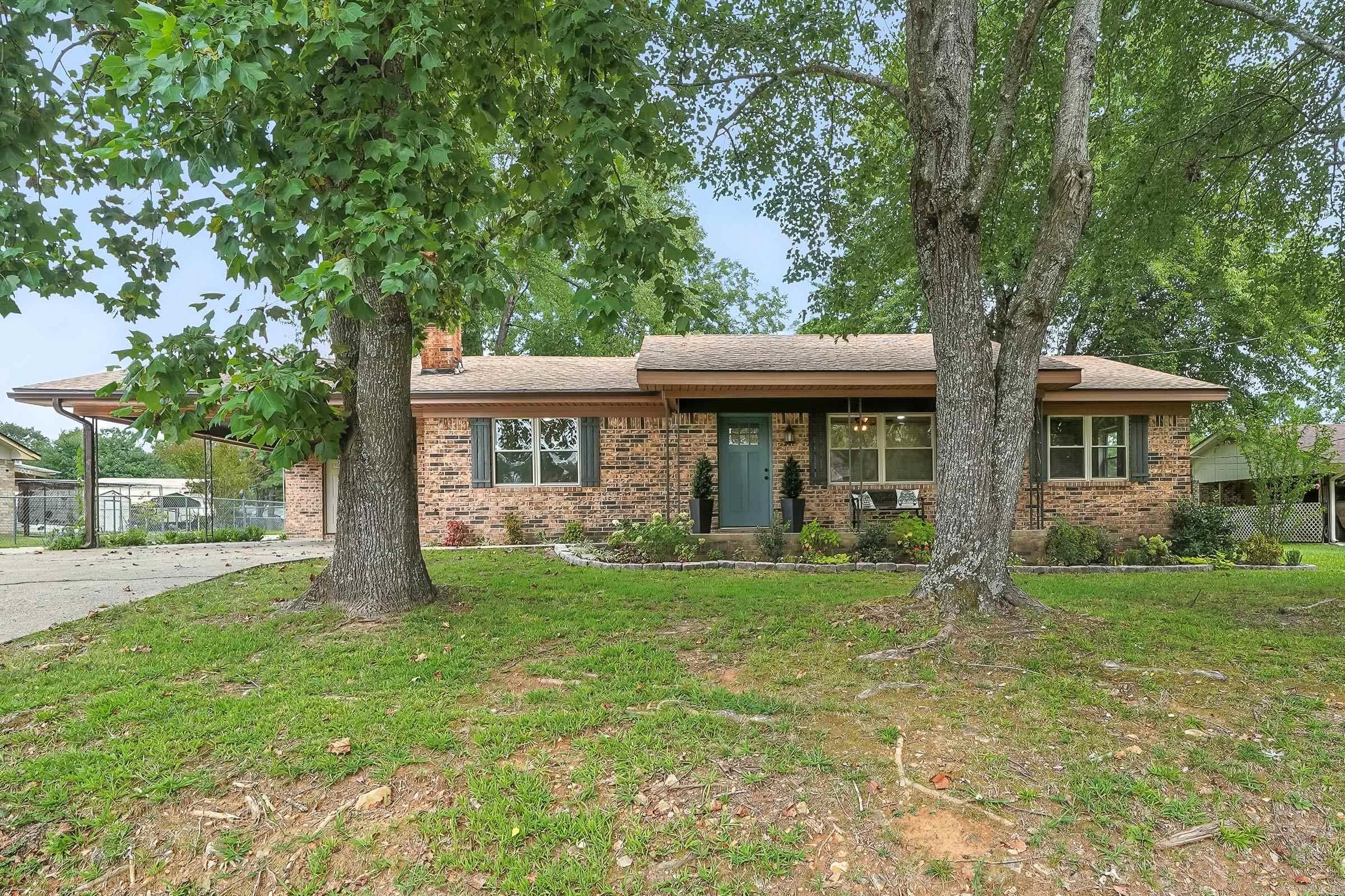 211 Adams street N  Mena, AR