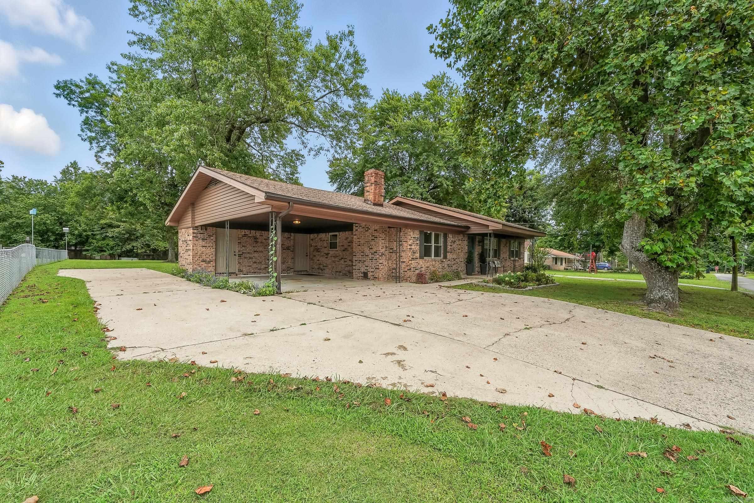 211 Adams street N  Mena, AR