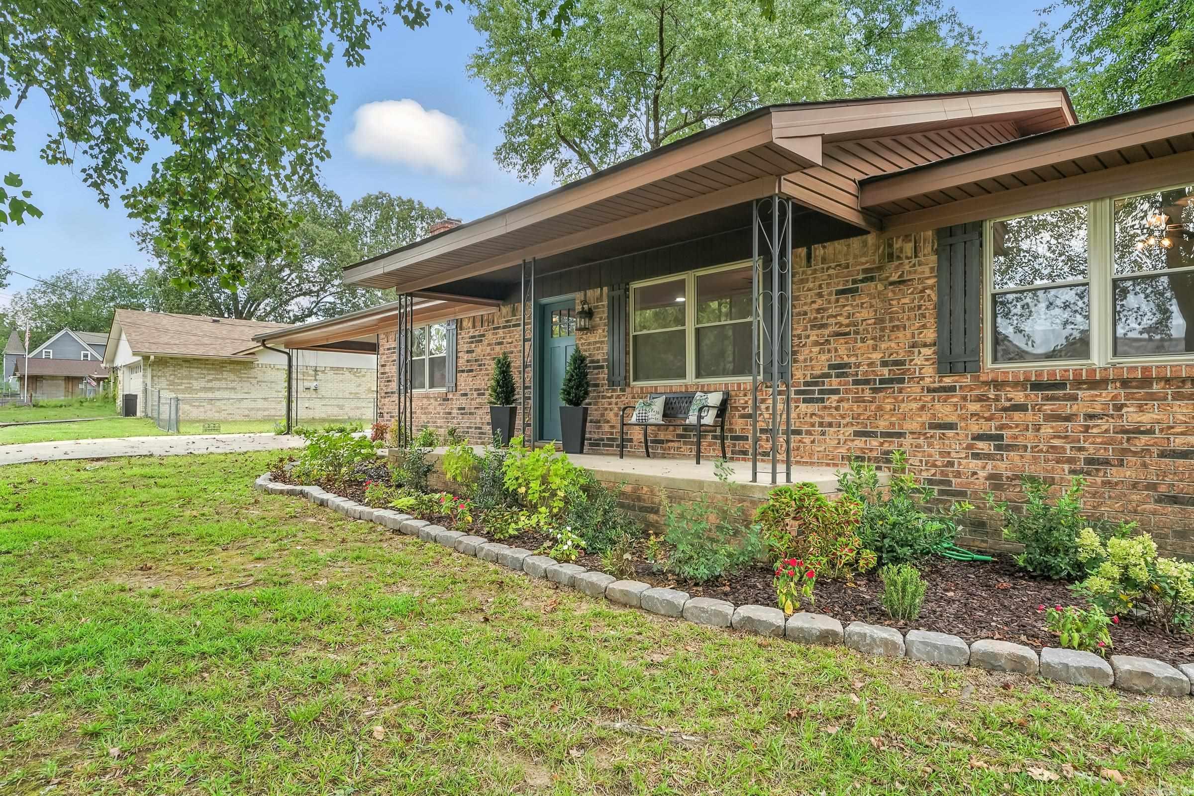 211 Adams street N  Mena, AR