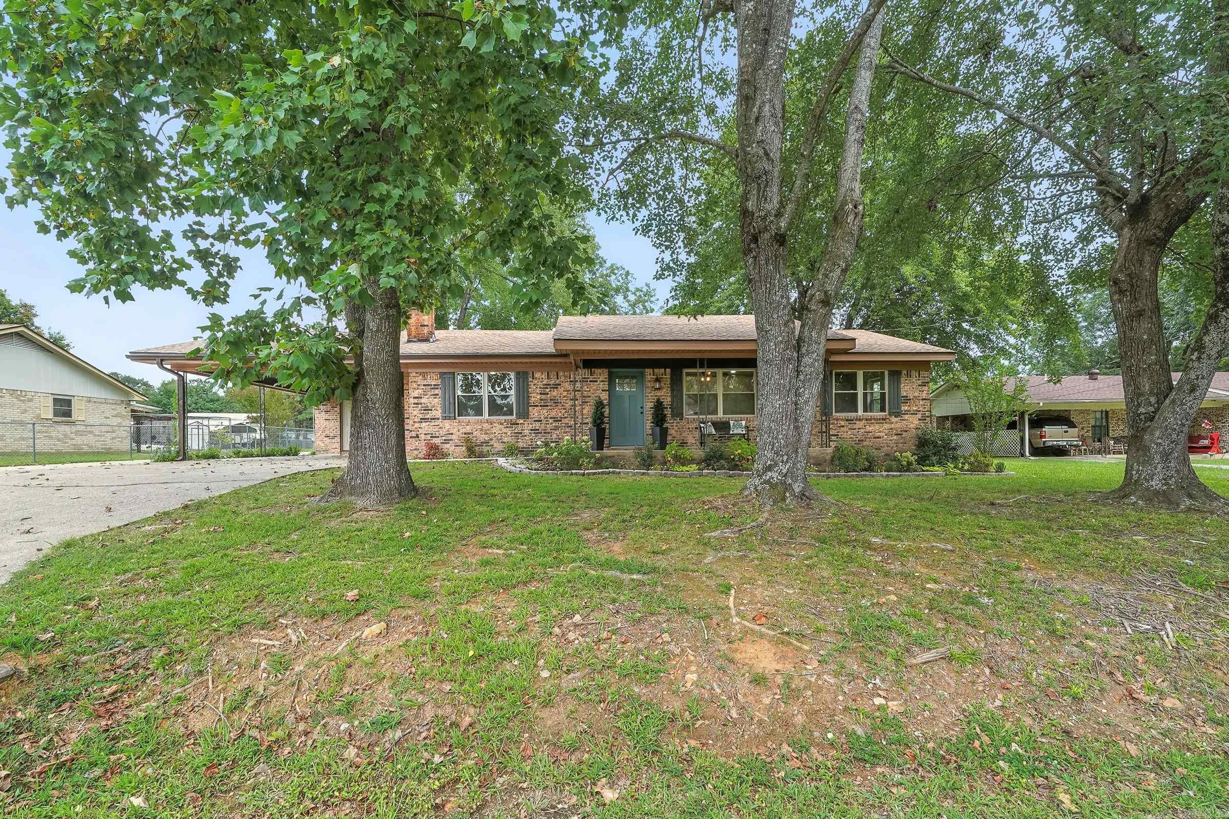 211 Adams street N  Mena, AR