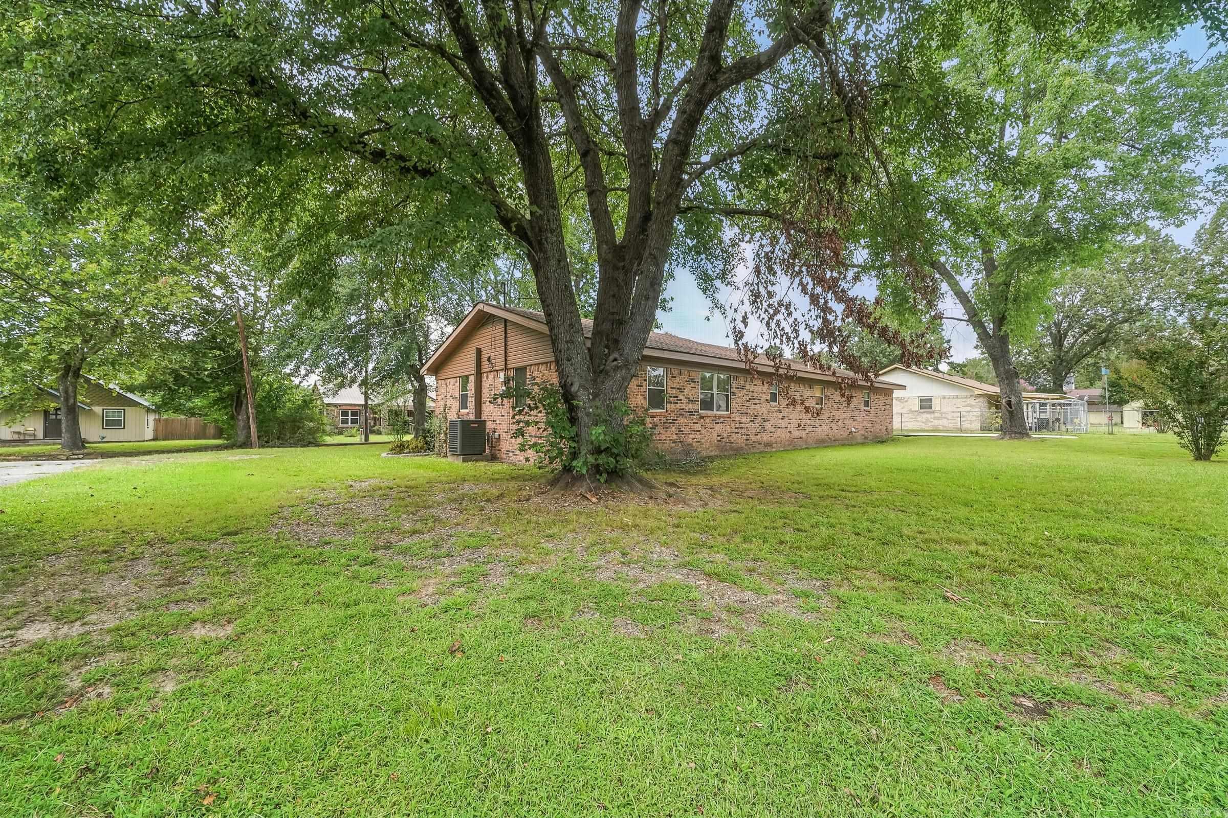 211 Adams street N  Mena, AR