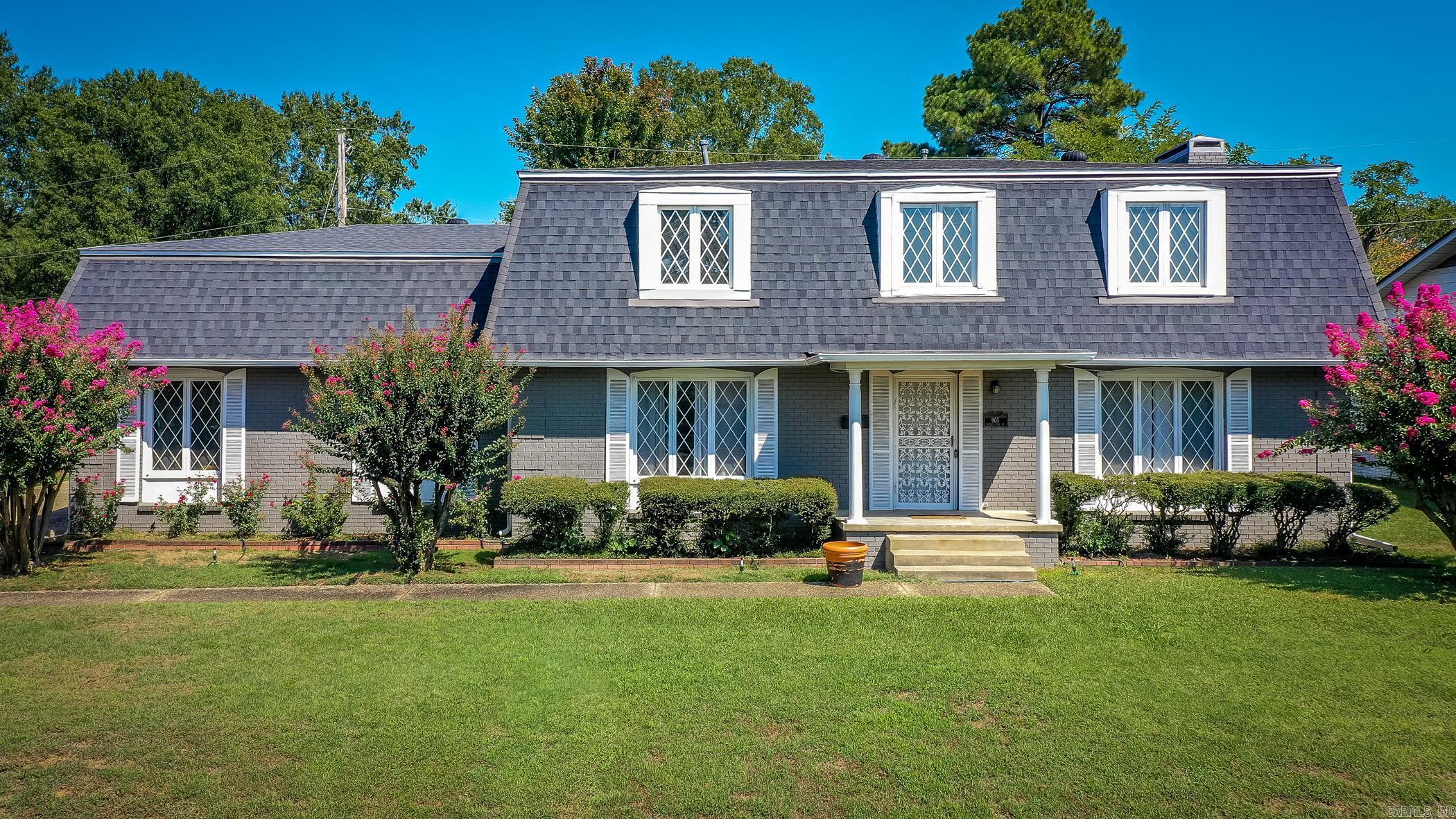 905 Cherry Hill Drive