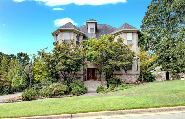 119  Manitou  Maumelle, AR