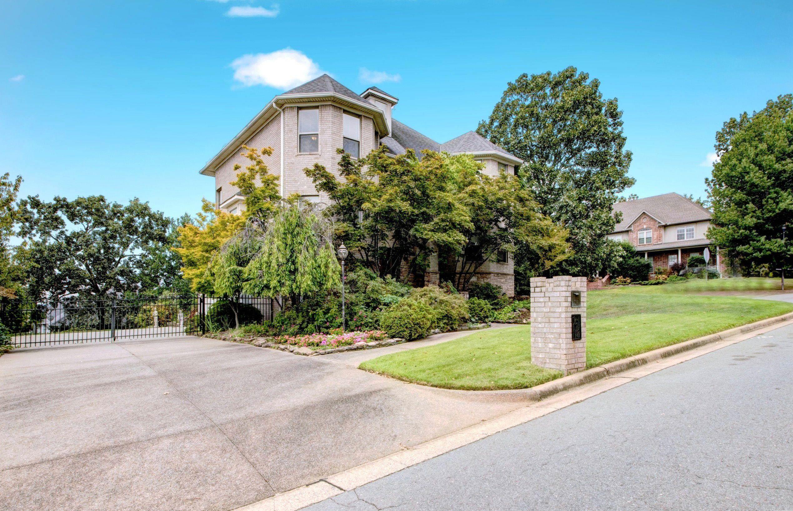 119 Manitou  Maumelle, AR