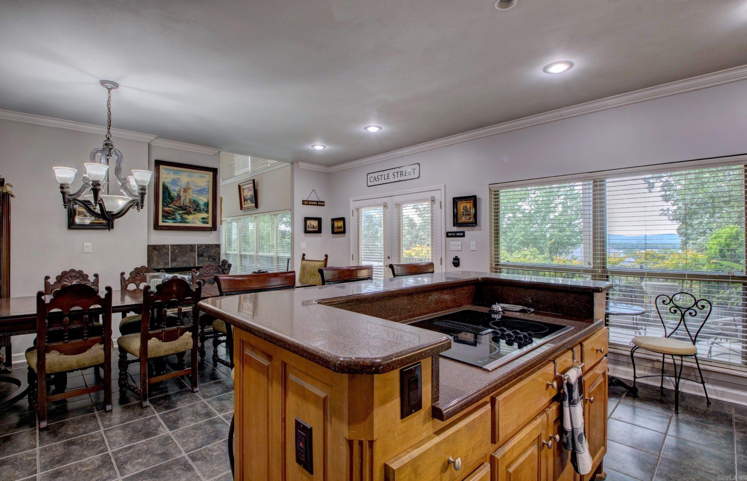 119 Manitou  Maumelle, AR