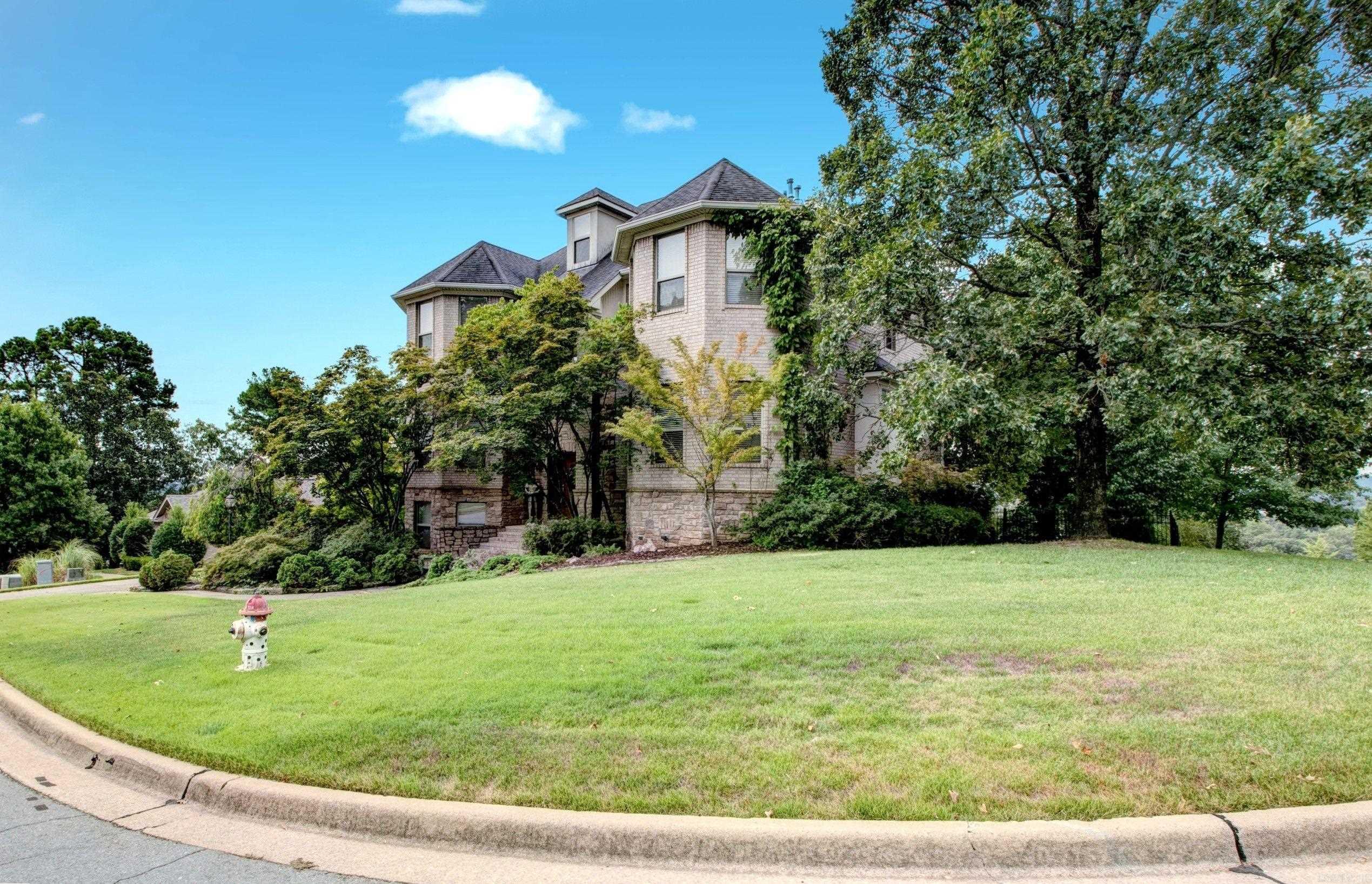119 Manitou  Maumelle, AR