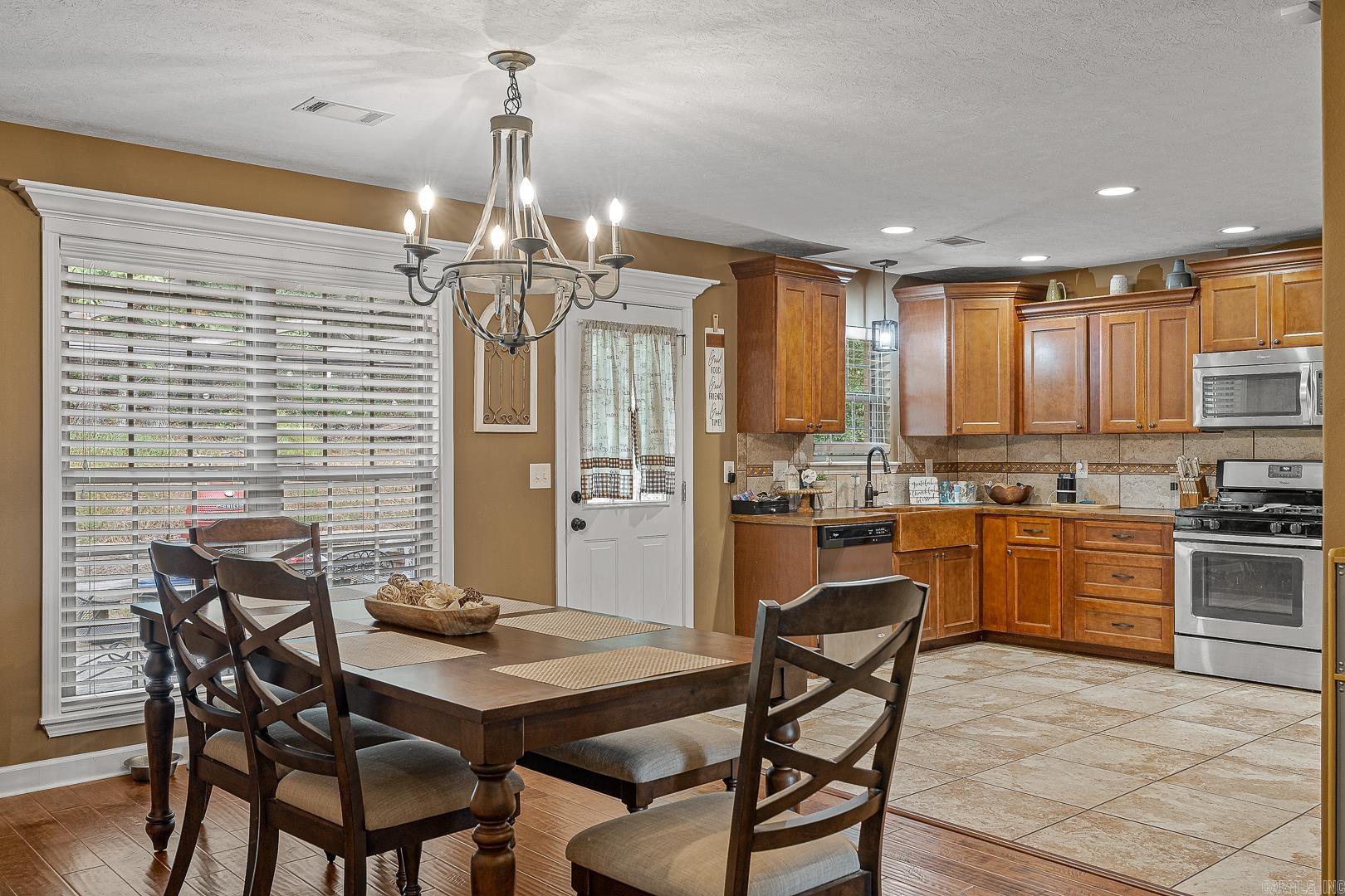 1940 Mountain Ridge  Batesville, AR