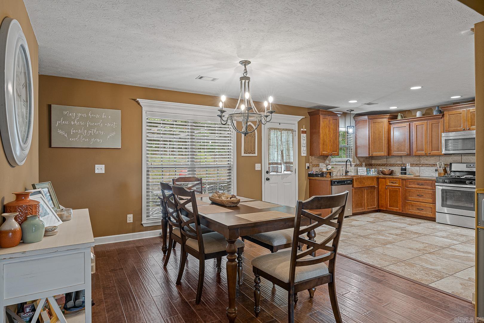 1940 Mountain Ridge  Batesville, AR