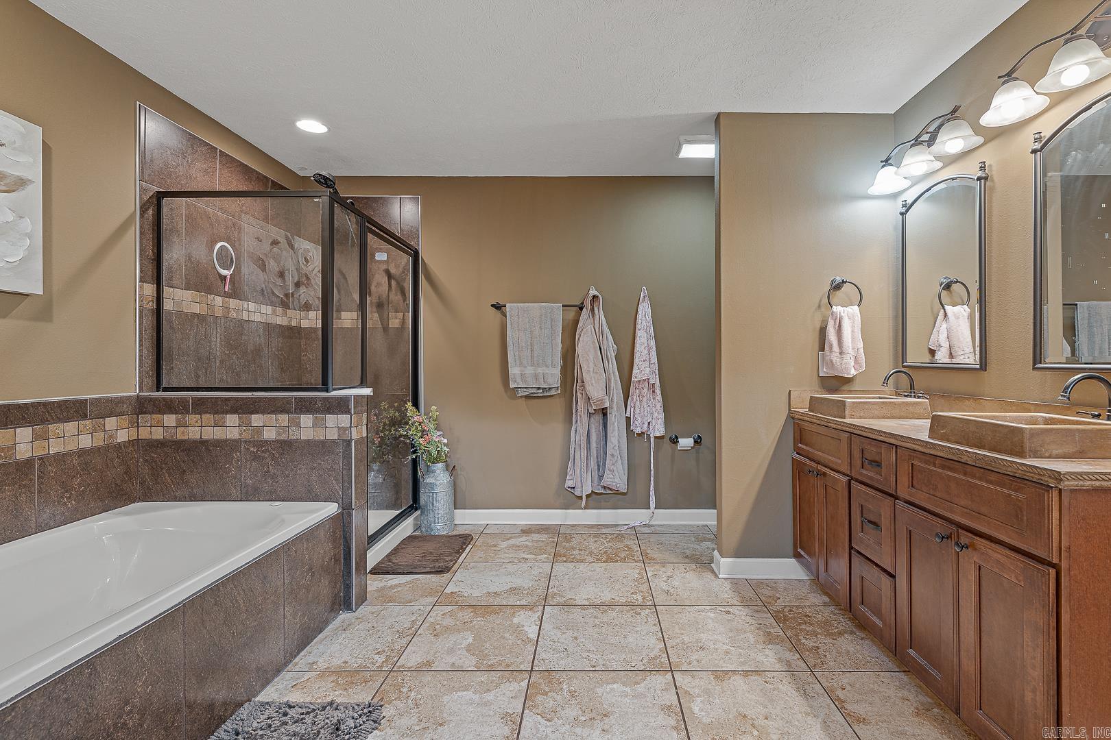 1940 Mountain Ridge  Batesville, AR