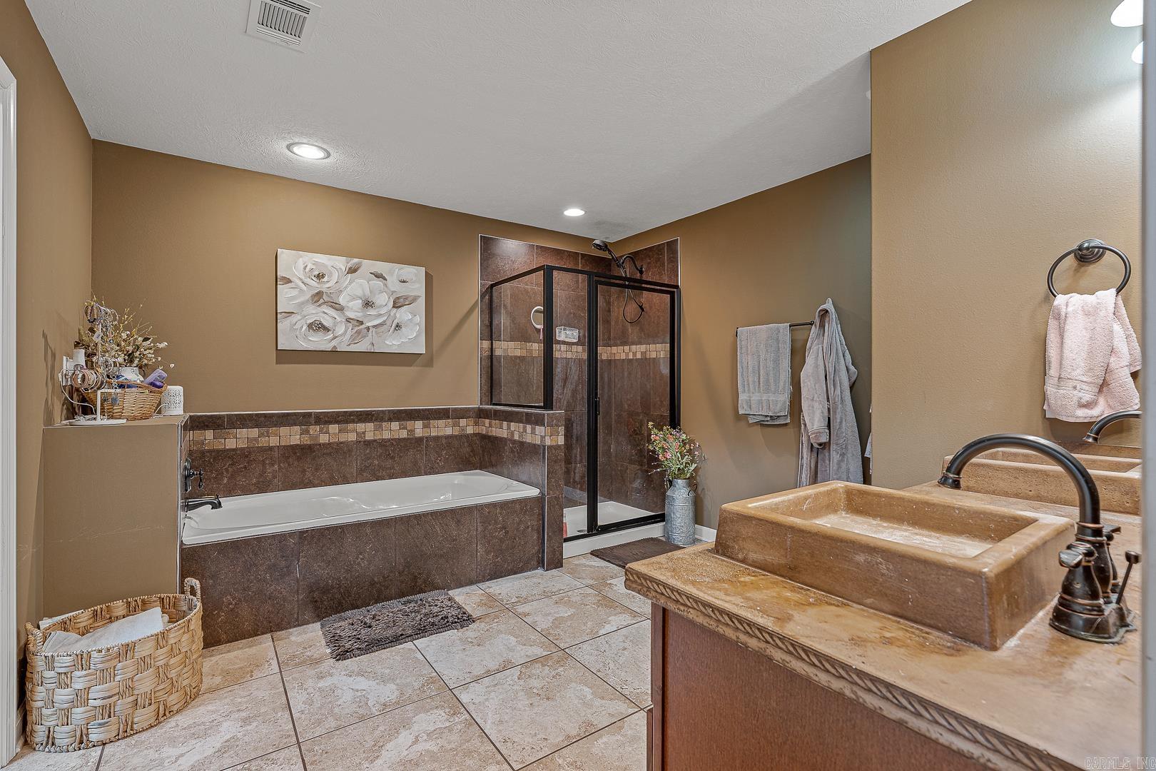 1940 Mountain Ridge  Batesville, AR