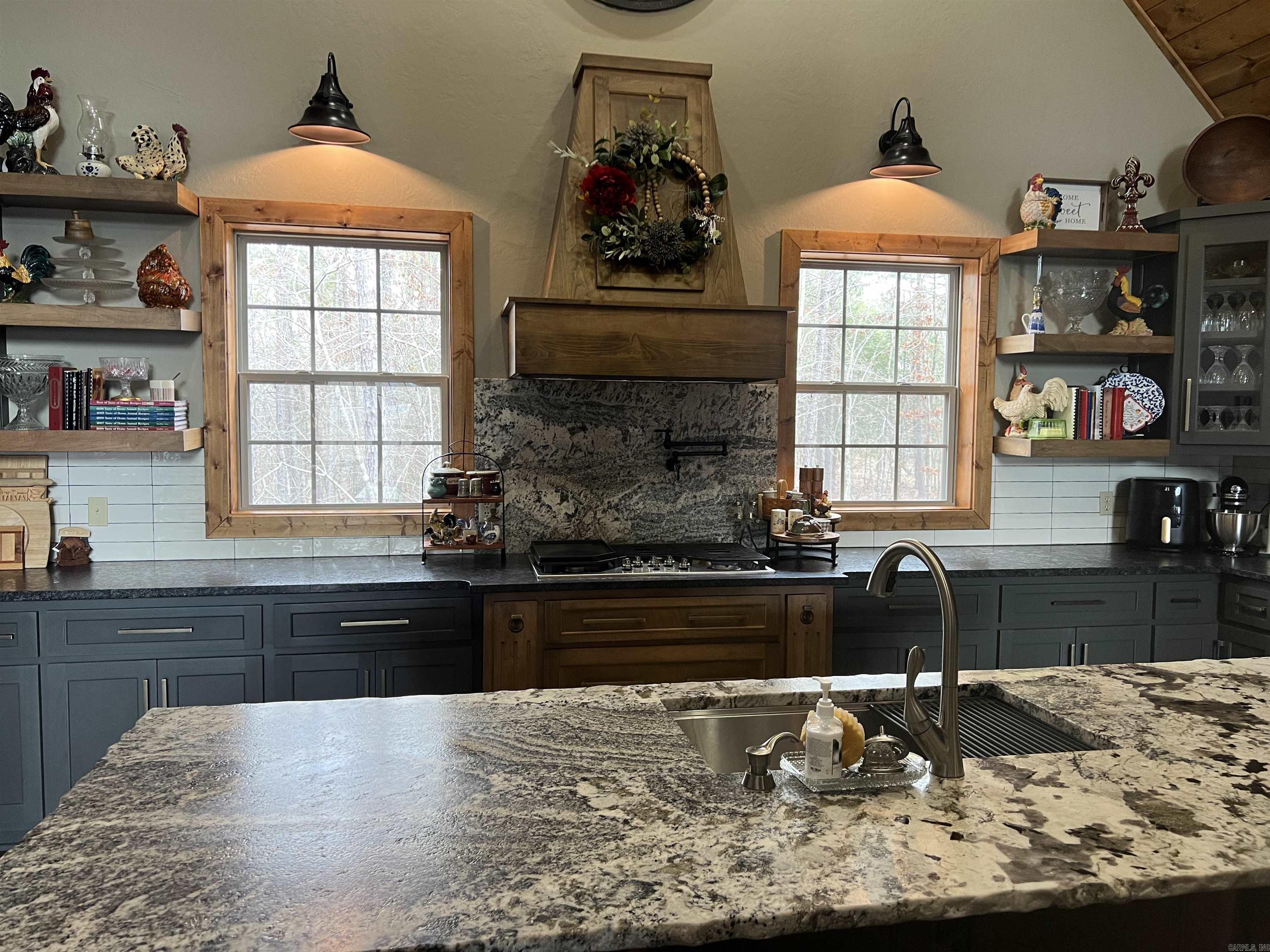 46 Hawkeye  Mount Ida, AR