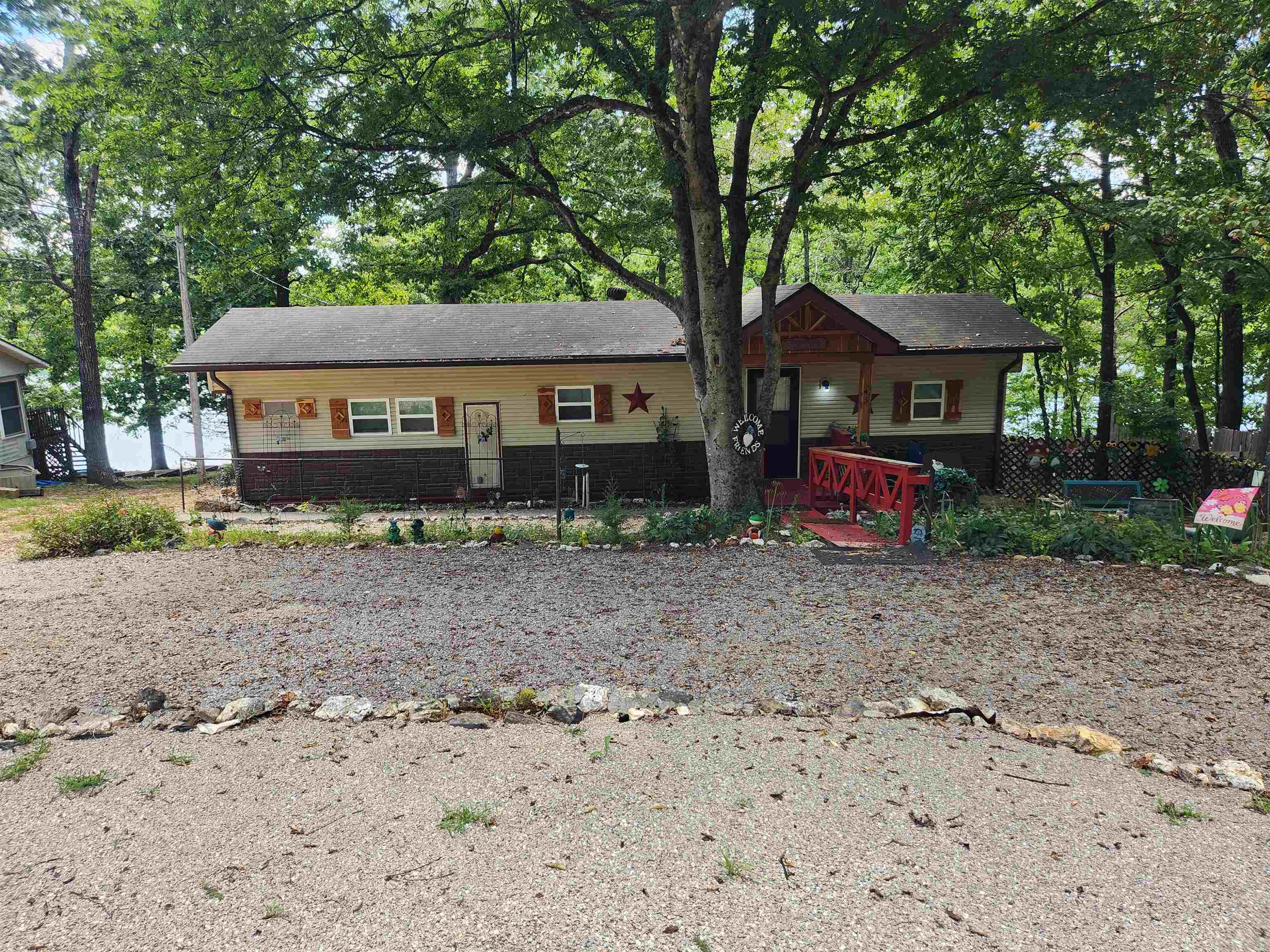 43 E Lakeshore  Highland, AR