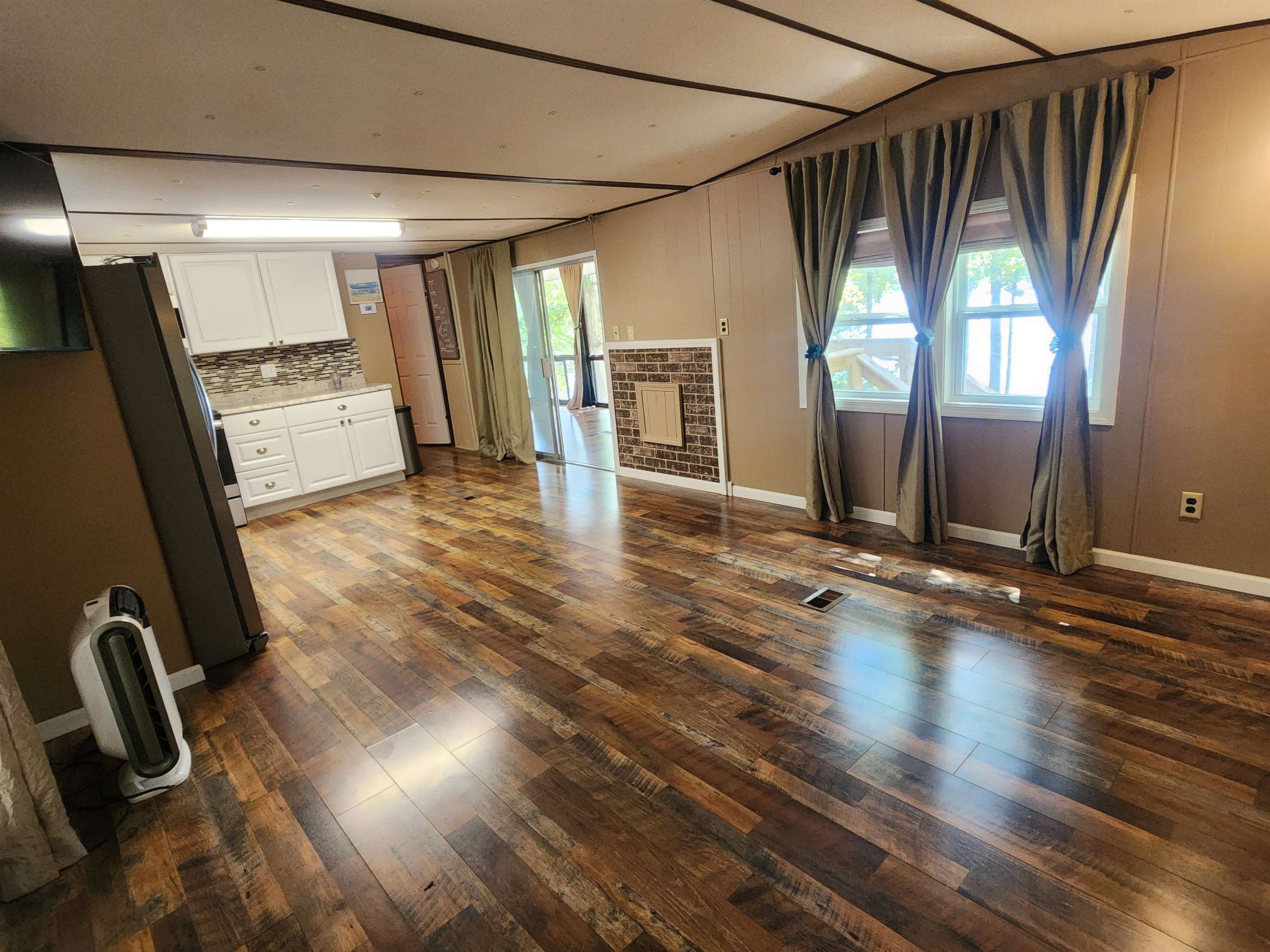 43 E Lakeshore  Highland, AR