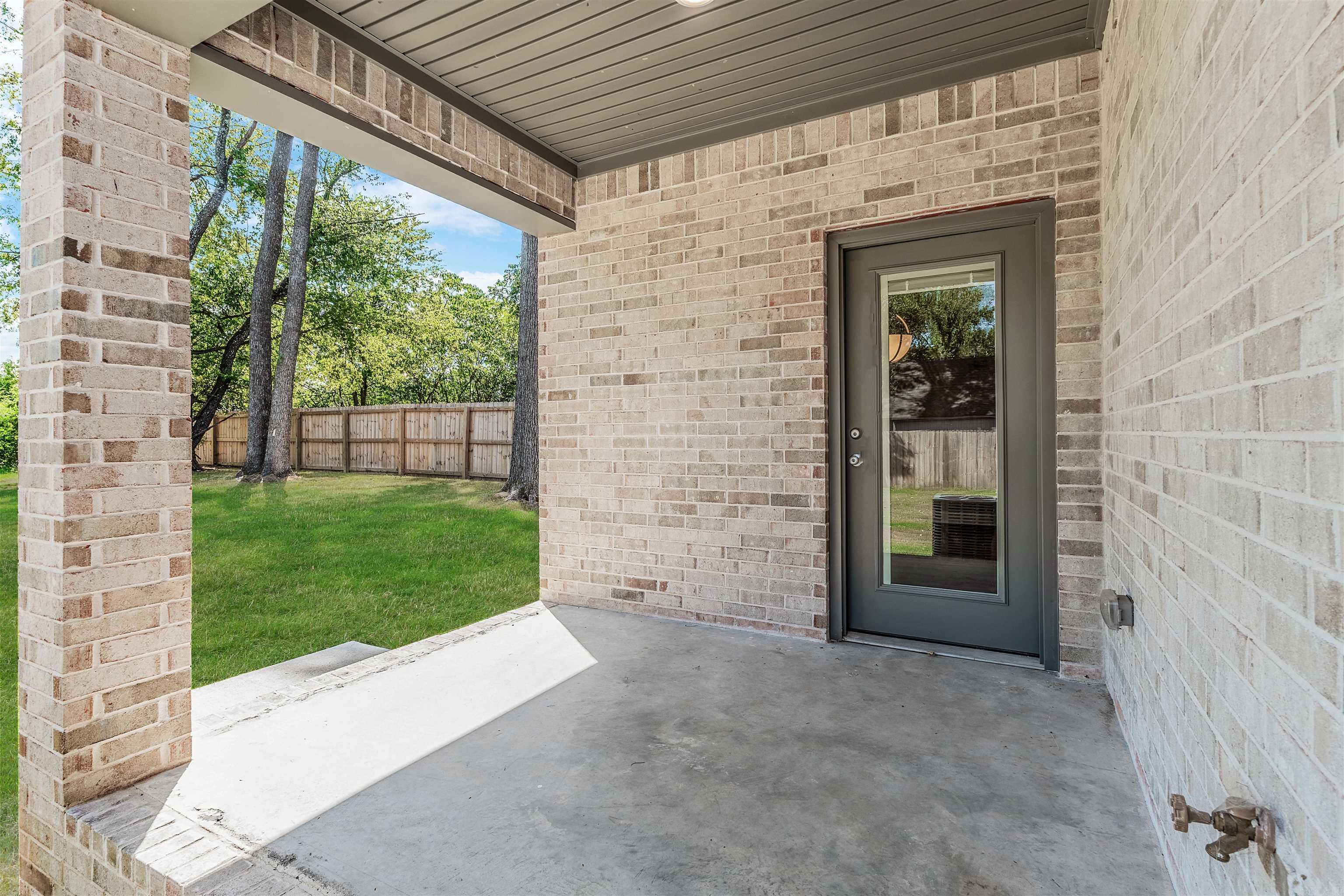 1019 N Jeff Davis  Jacksonville, AR