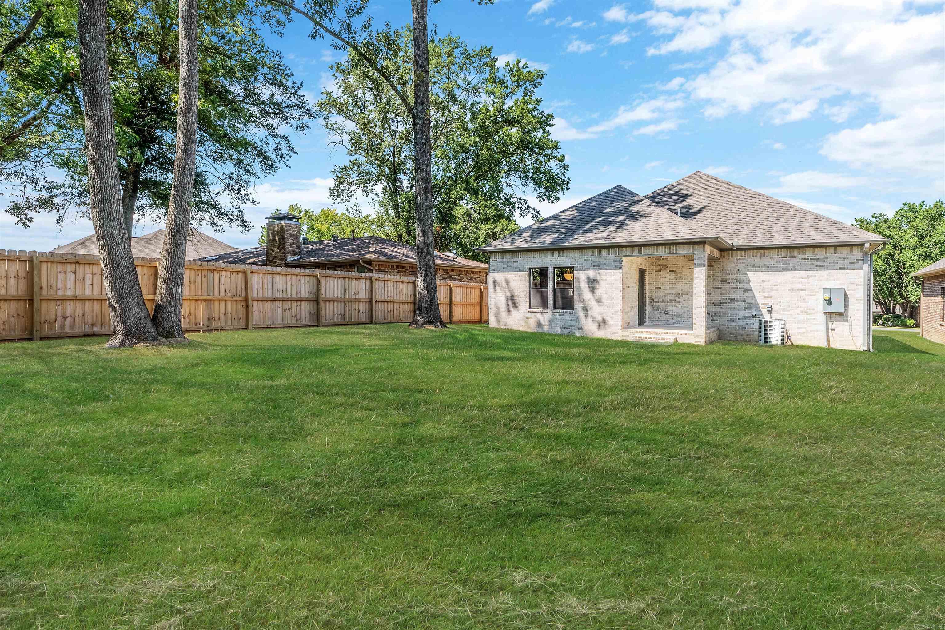 1019 N Jeff Davis  Jacksonville, AR