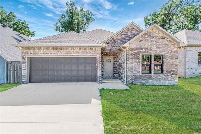 1021 N Jeff Davis  Jacksonville, AR