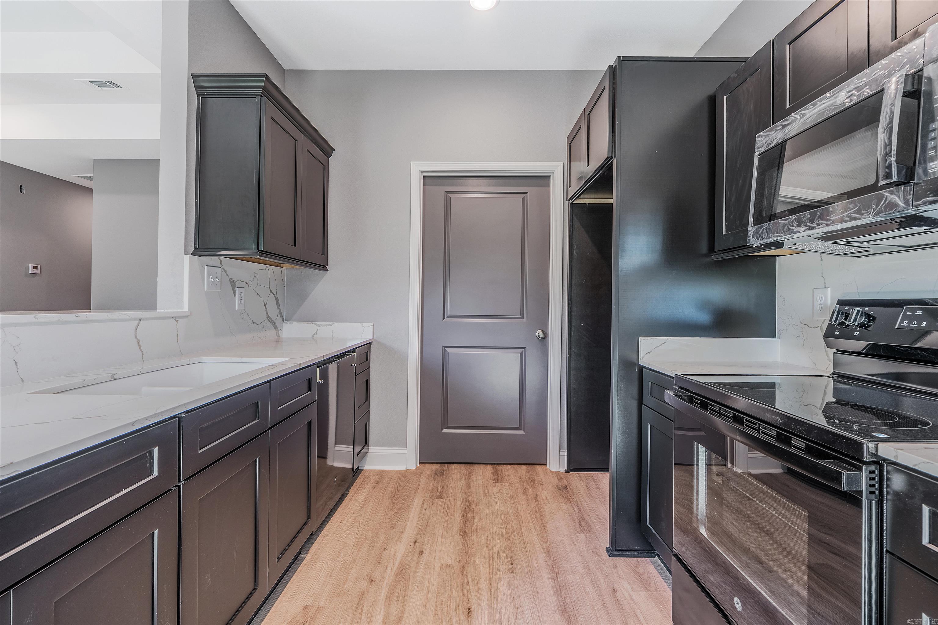 1021 N Jeff Davis  Jacksonville, AR