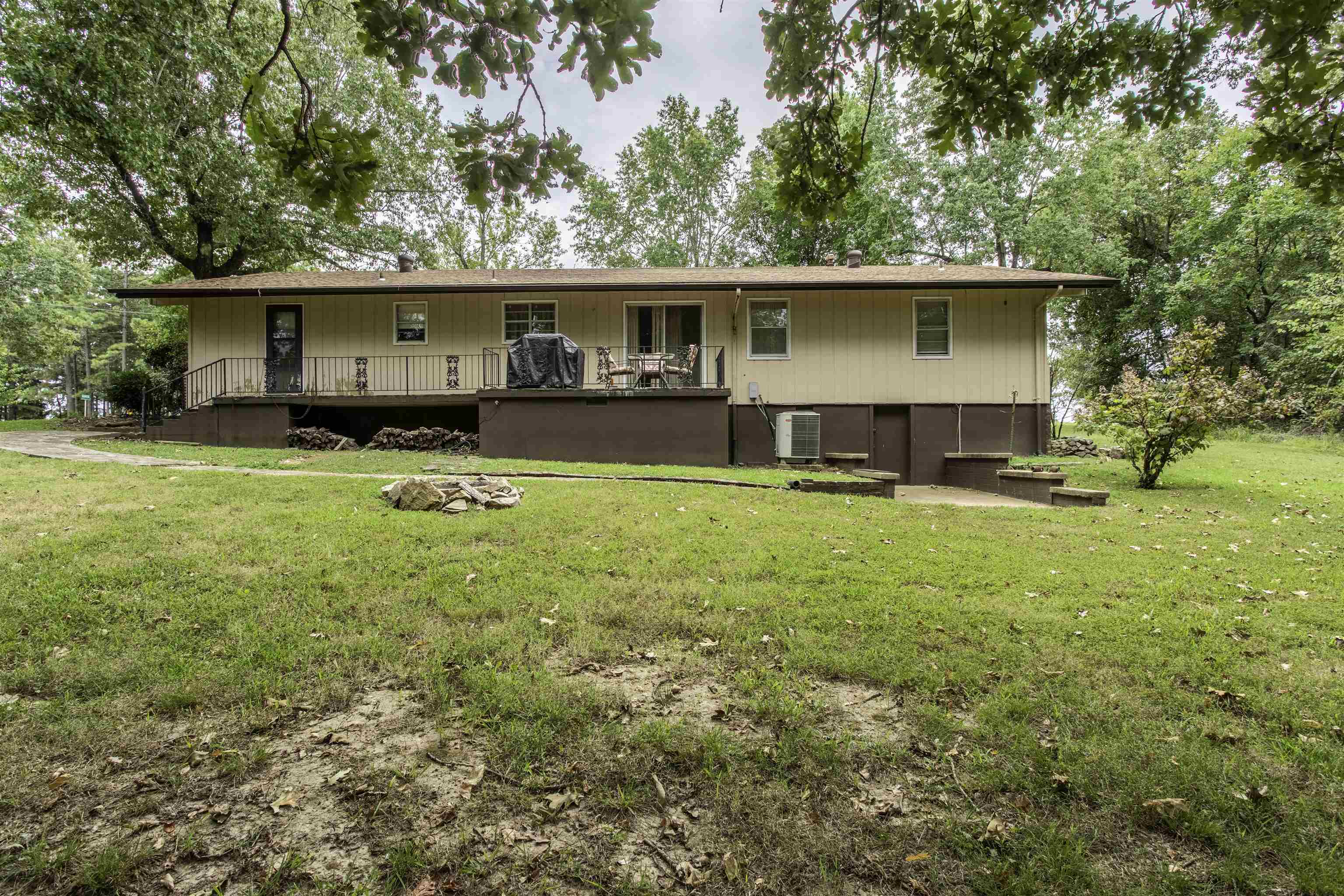1 Paracas Trace Cherokee Village, AR 72529