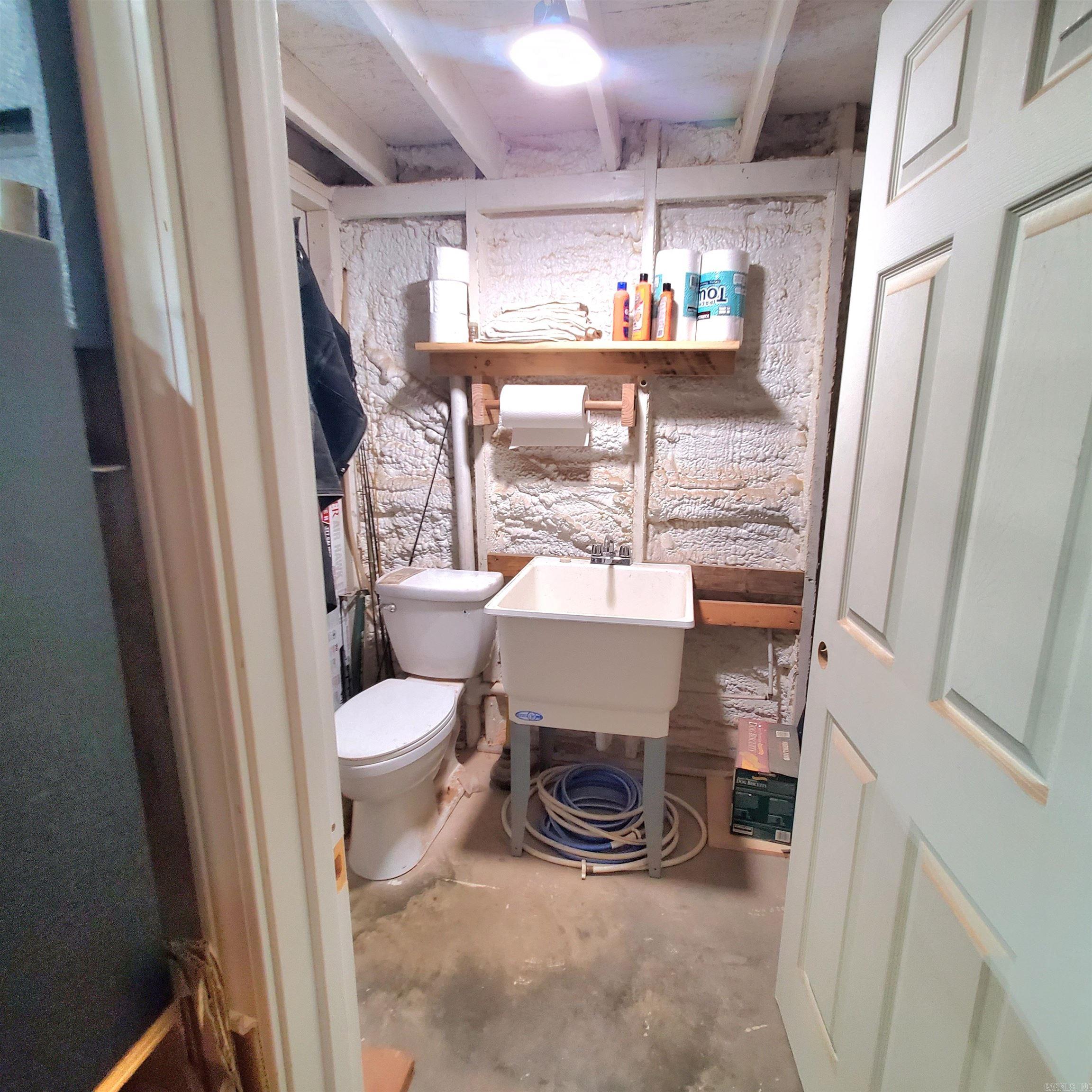 1381 Mitchell  Mountain View, AR