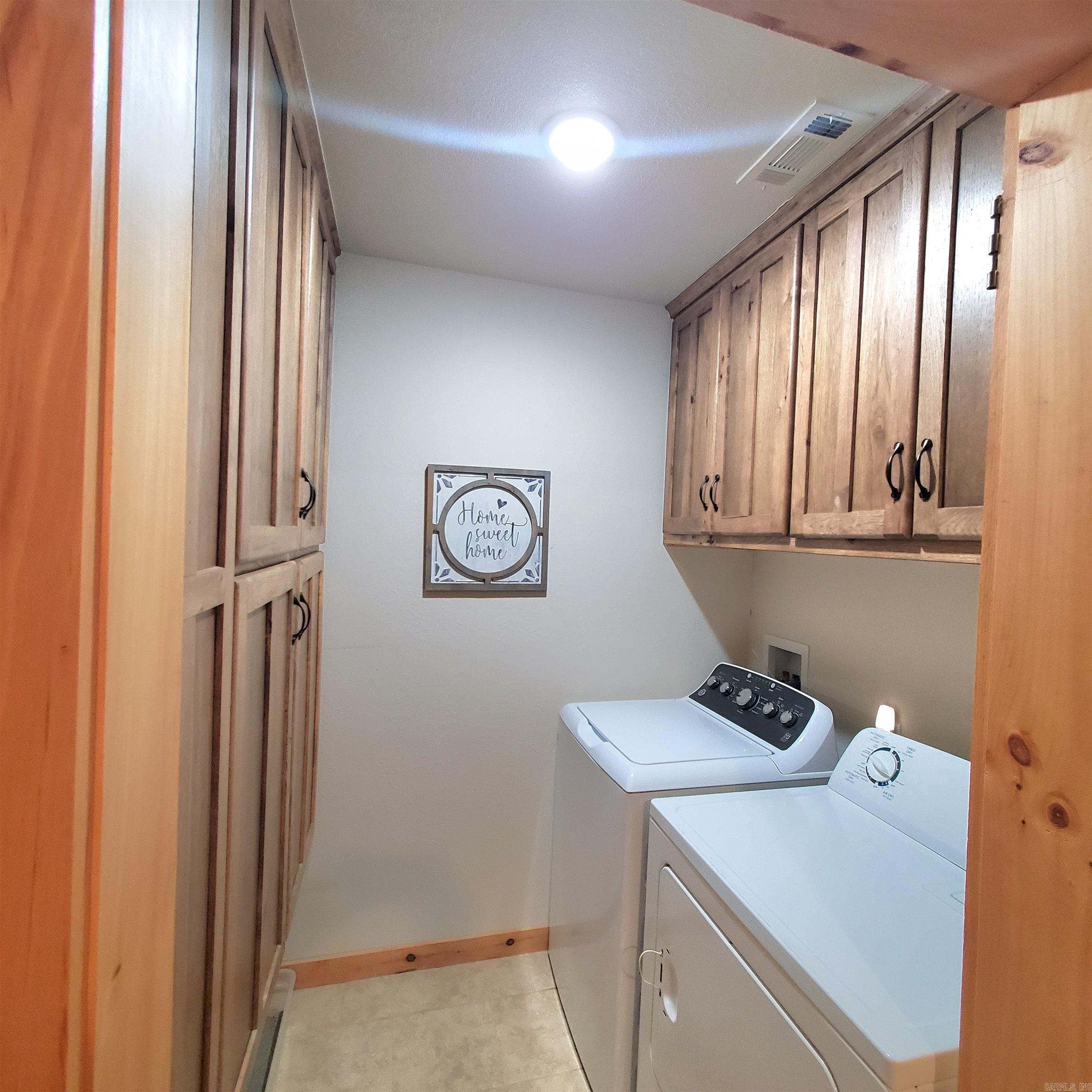 1381 Mitchell  Mountain View, AR