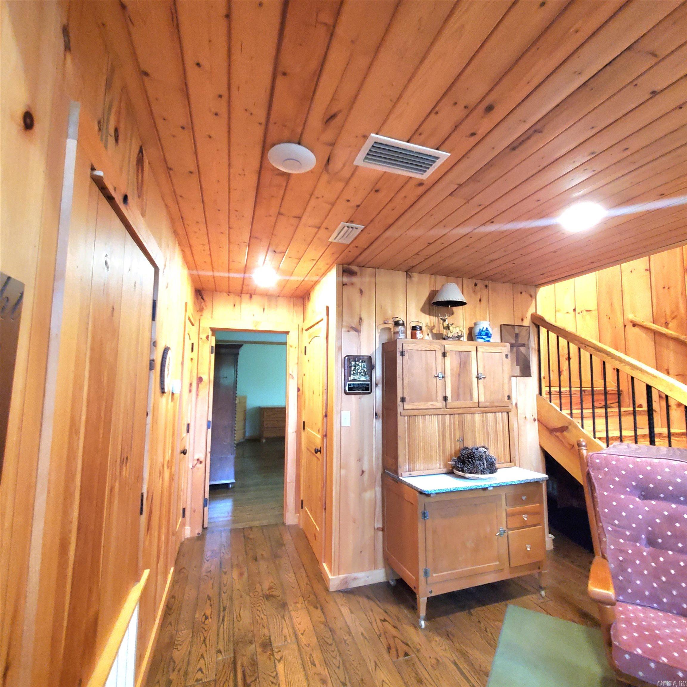 1381 Mitchell  Mountain View, AR